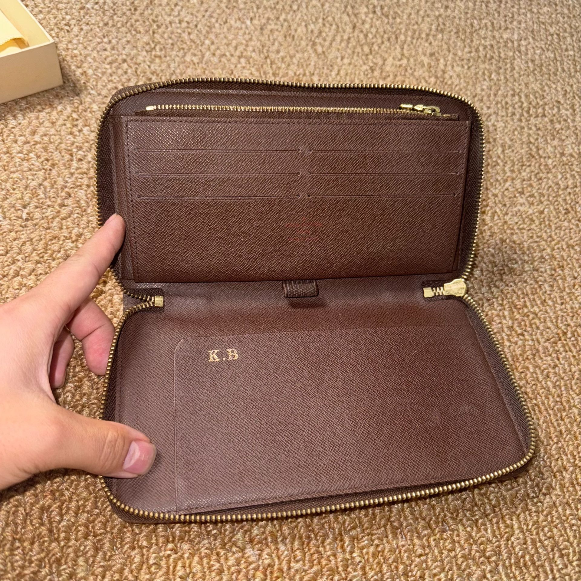 Louis Vuitton LV Zippy Wallet Clutch