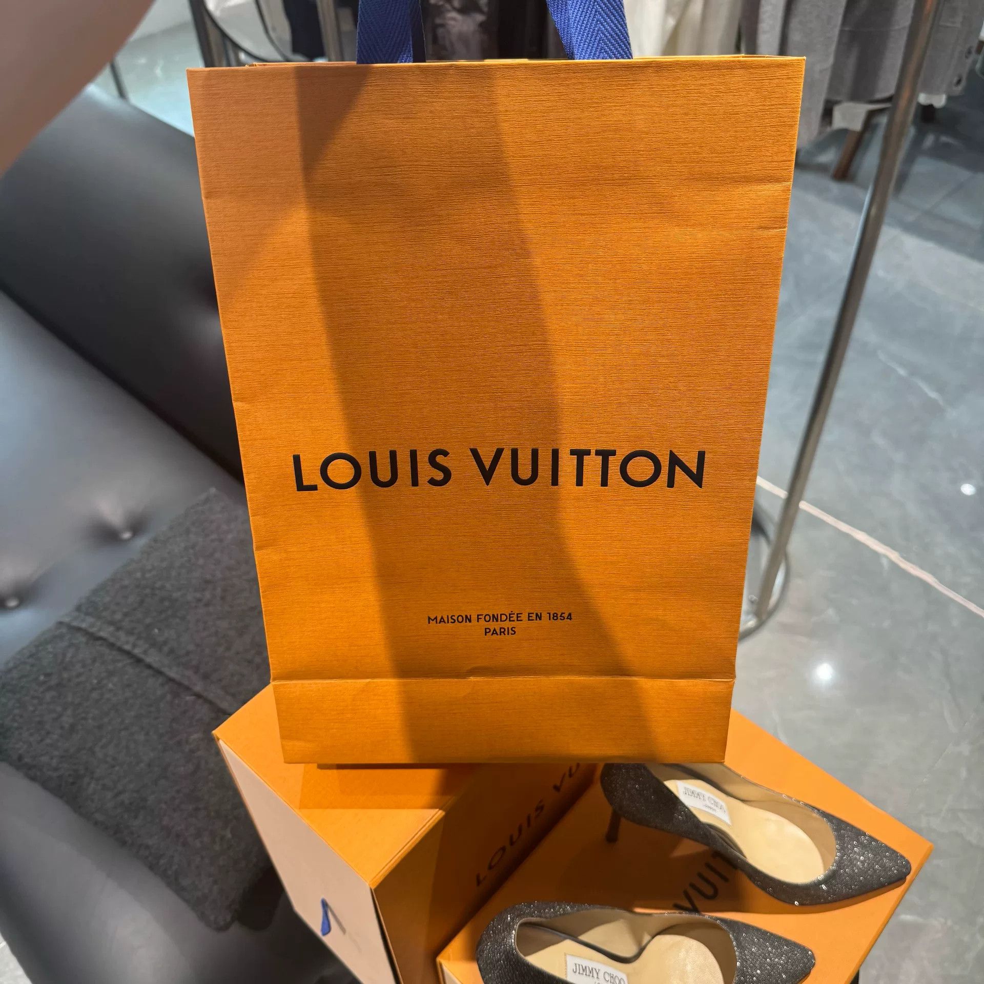 Louis Vuitton Louis Vuitton Gradient Logo Cotton T-shirt Size US L / EU 52-54 / 3 - 8 Thumbnail