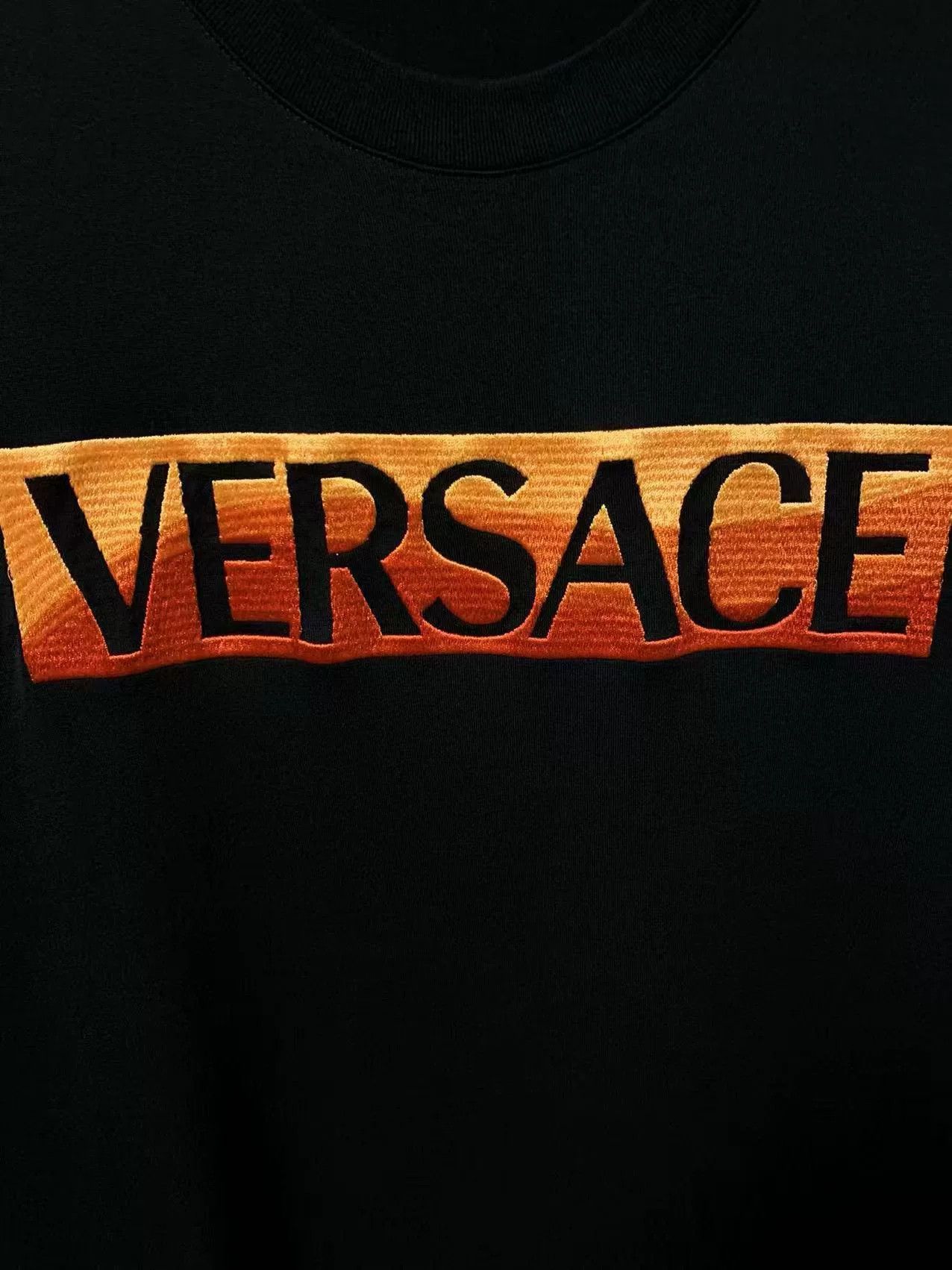 Versace Versace Men's Embroidered Logo T-shirt Size US L / EU 52-54 / 3 - 4 Thumbnail