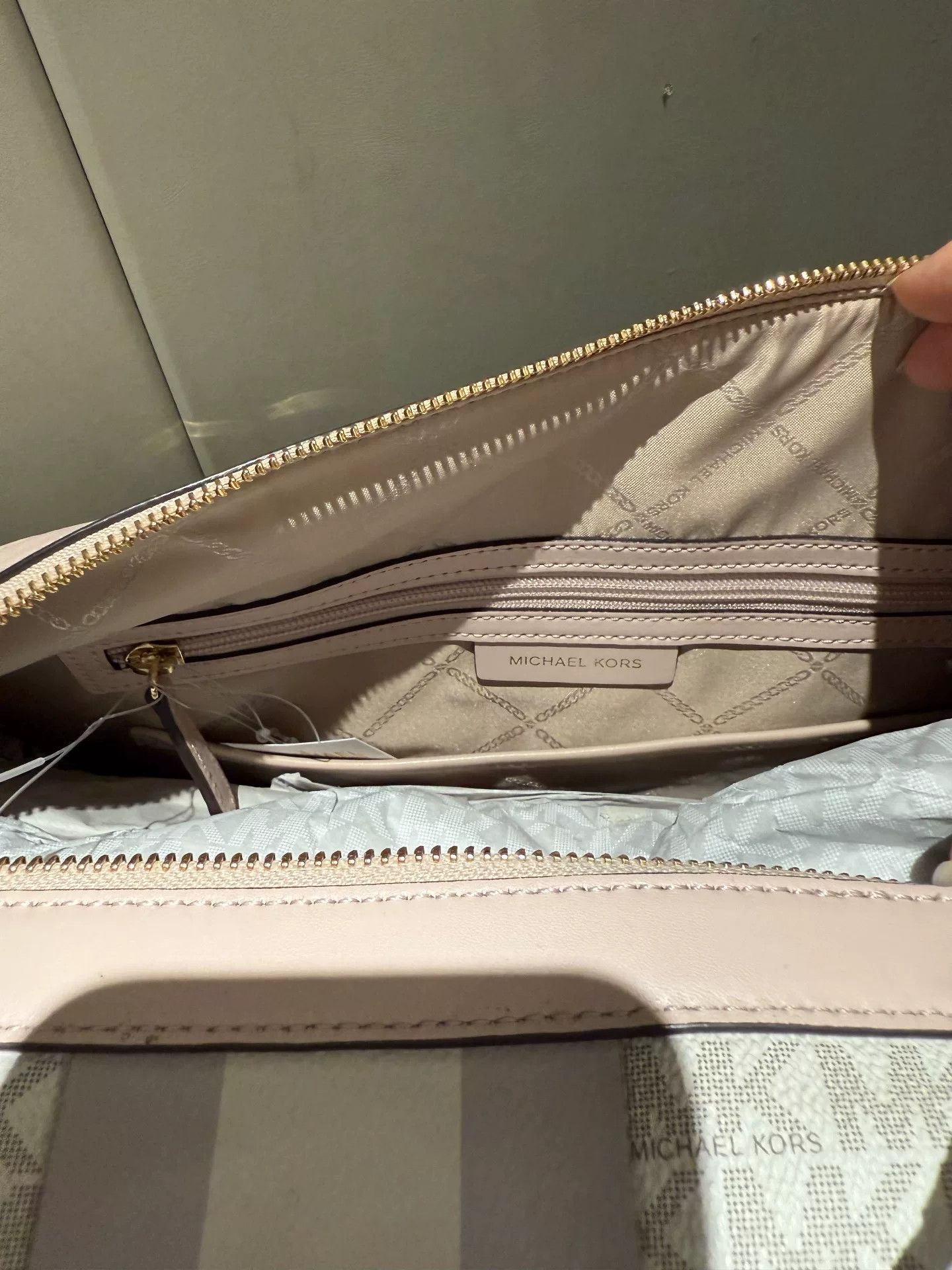 Michael Kors Michael Kors Hand Travel Bag Size ONE SIZE - 7 Thumbnail