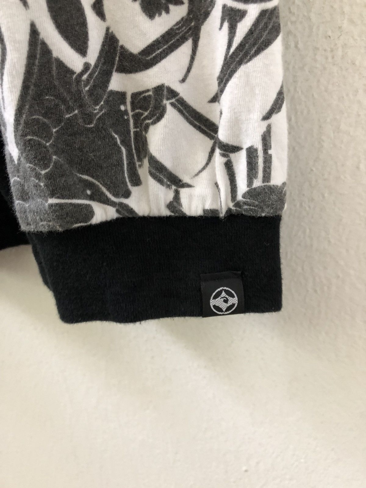 Japanese Brand The Gonzo Surf Made in Japan Crazy Design LS Size US L / EU 52-54 / 3 - 4 Thumbnail