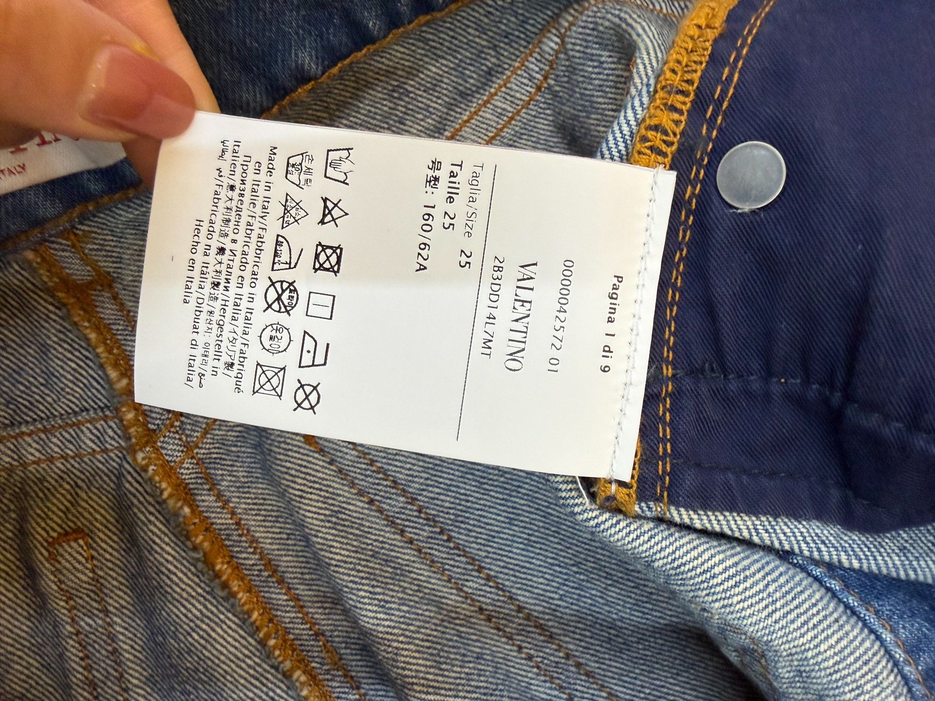 Valentino VALENTINO New Denim Shorts Size 25" / US 0 / IT 36 - 4 Thumbnail