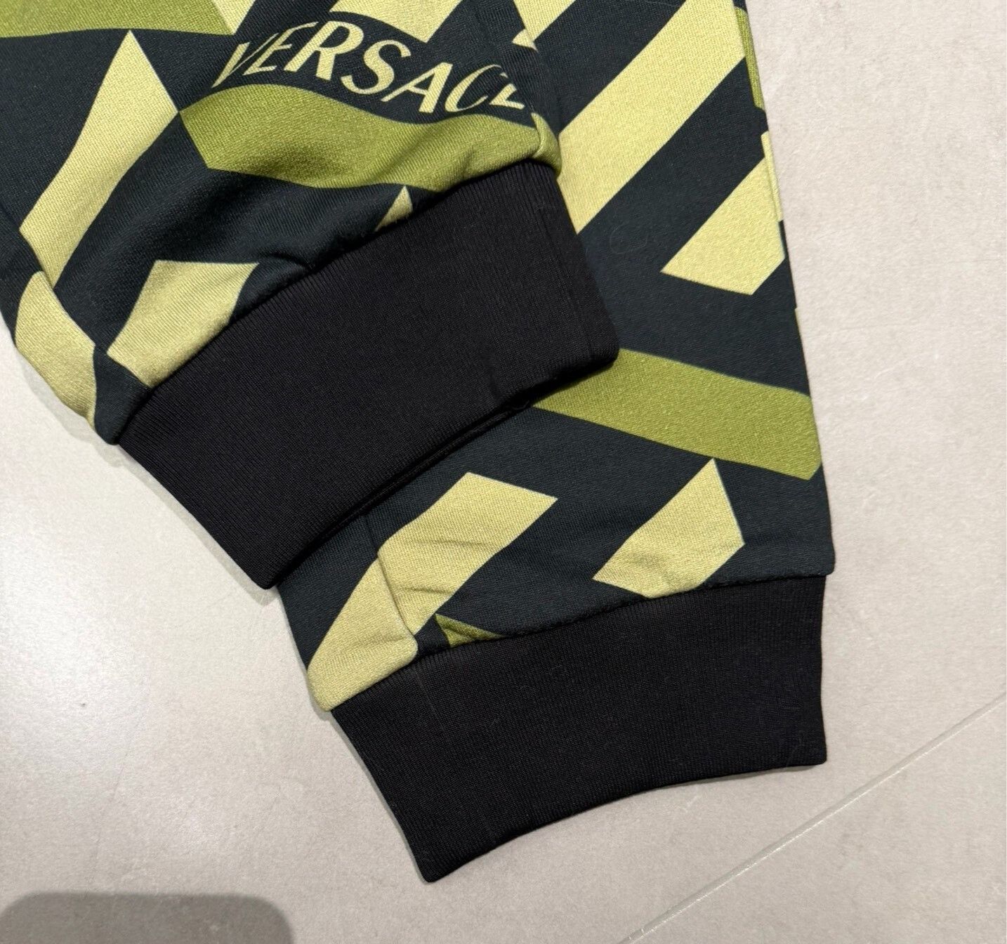 Versace Versace Men's Embroidered Army Green Sweatpants Size US 26 / EU 42 - 2 Thumbnail