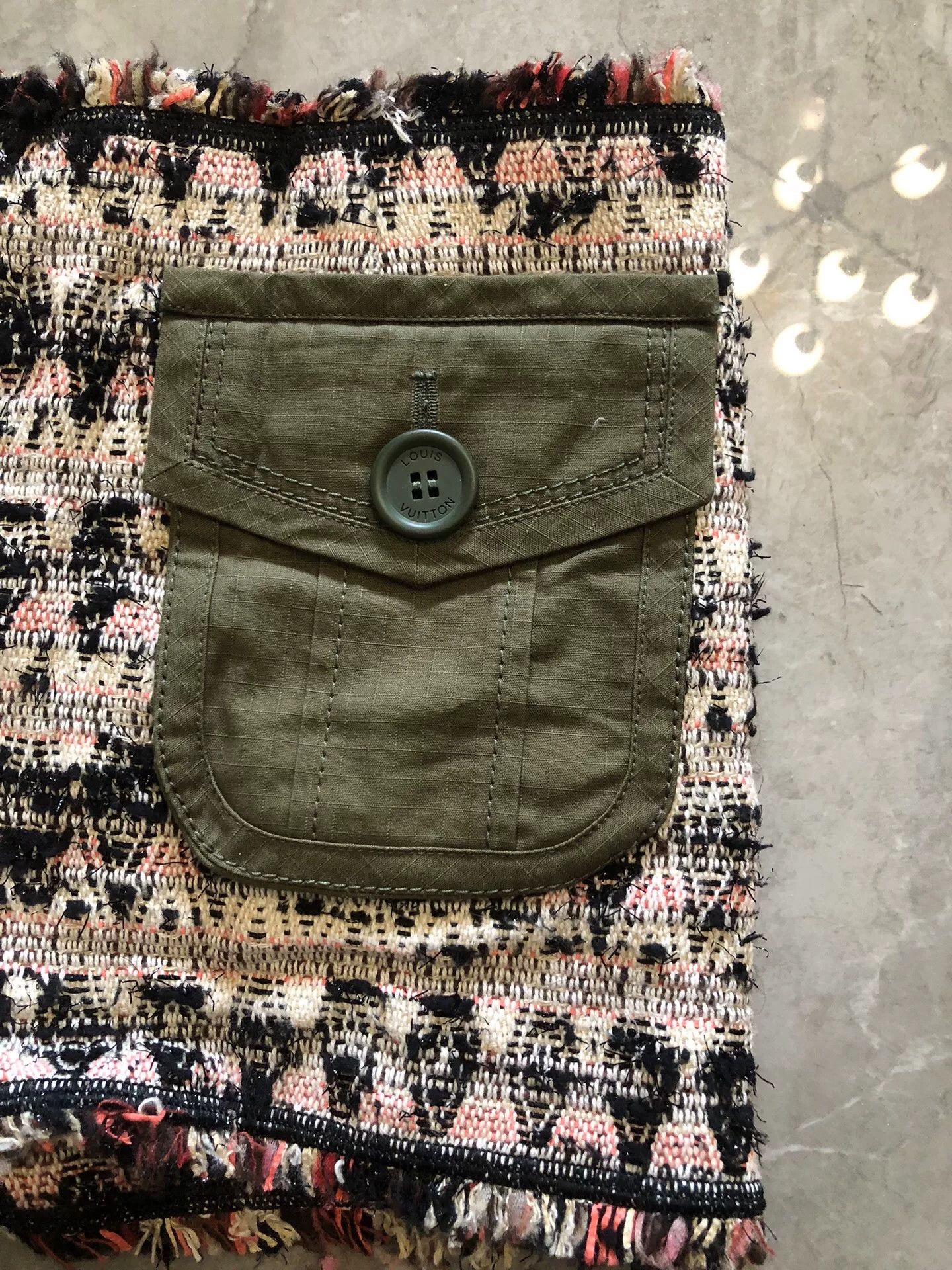 Louis Vuitton LV Women's Patterned Short Skirt Size 40" / US 18 - 9 Thumbnail