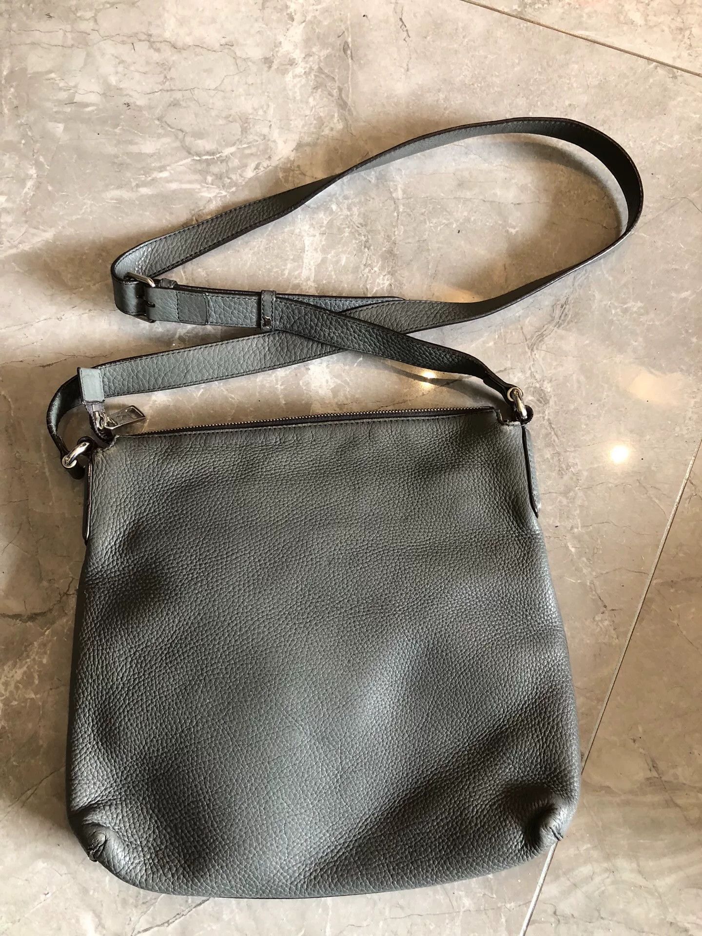 Gucci Gucci Men's Classic Logo Leather Shoulder Bag Size ONE SIZE - 2 Thumbnail