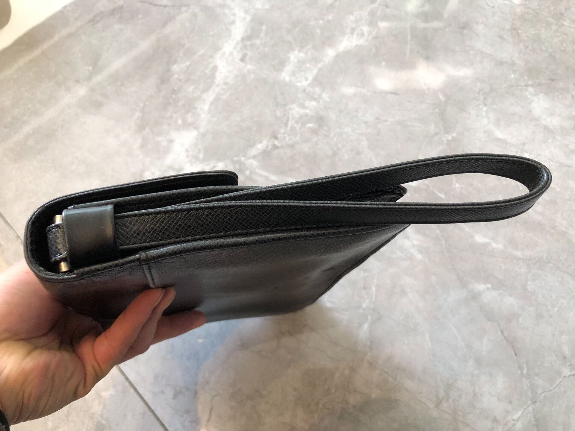 Louis Vuitton LV Men's Handbag Clutch Briefcase Size ONE SIZE - 9 Thumbnail