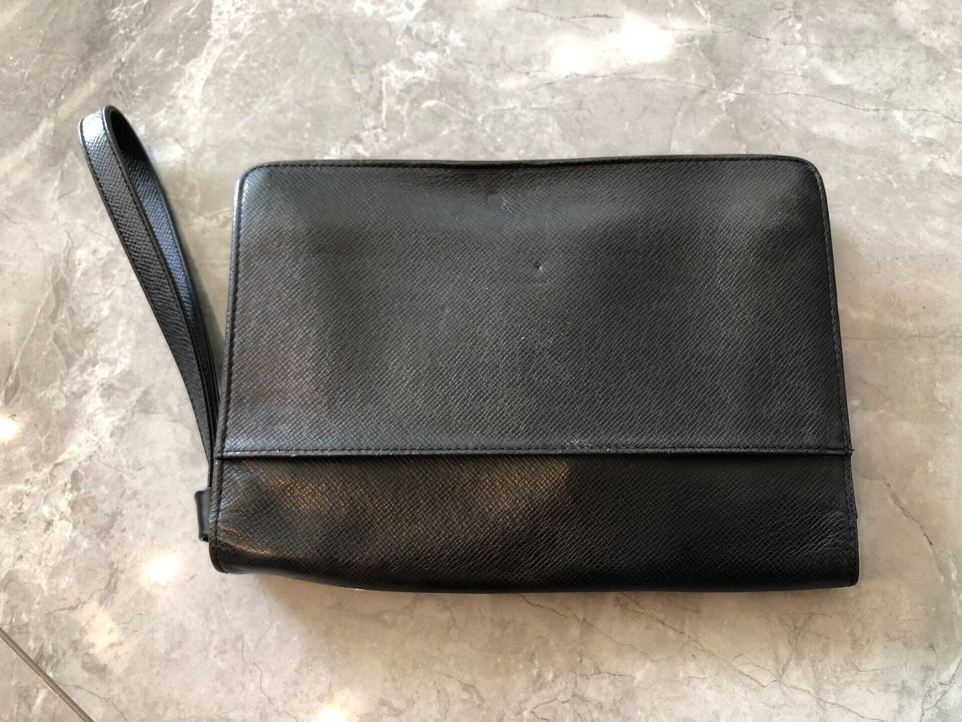 Louis Vuitton LV Men's Handbag Clutch Briefcase Size ONE SIZE - 2 Thumbnail