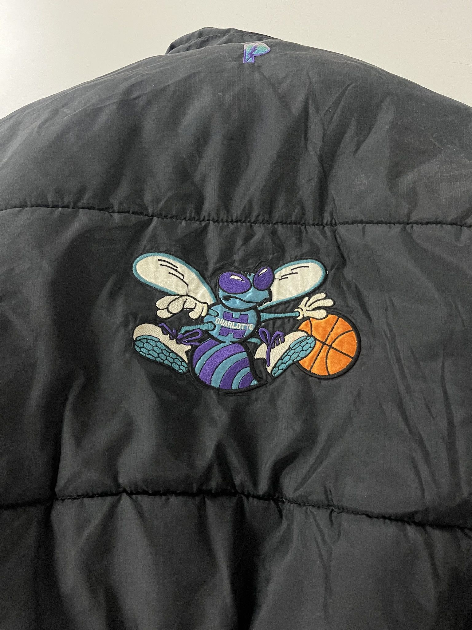 NBA × Vintage Vintage 1990s Charlette Hornets Pro Player Reversible Anorak Jacket Size S Size US S / EU 44-46 / 1 - 9 Thumbnail