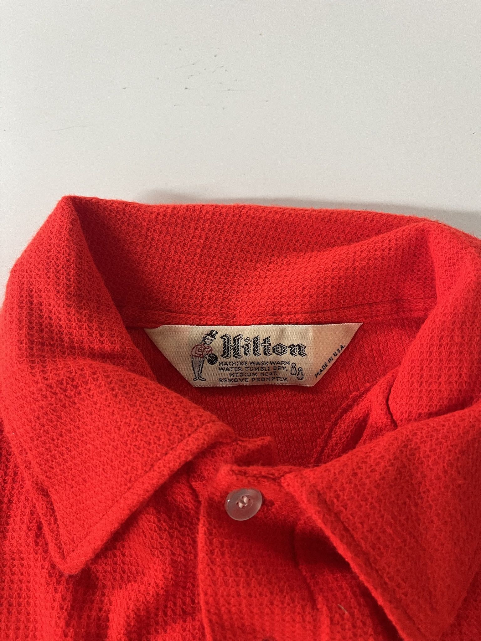 Vintage Vintage 1960s Hilton Bowling Shirt Rednose Tavern Waffle Polo Size M Size US M / EU 48-50 / 2 - 2 Thumbnail