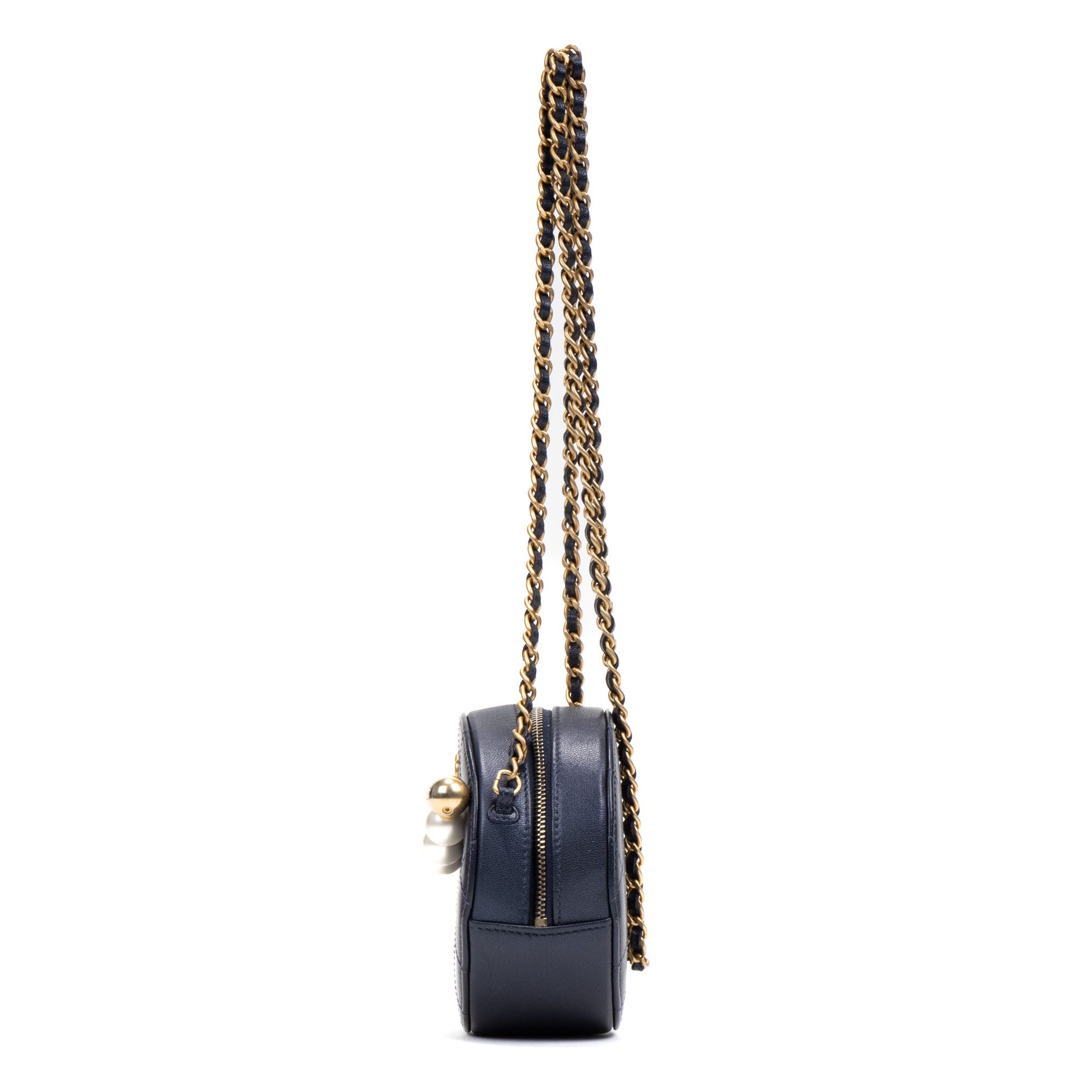 Chanel Chic Pearls Round Chain Clutch Mini Size ONE SIZE - 4 Thumbnail