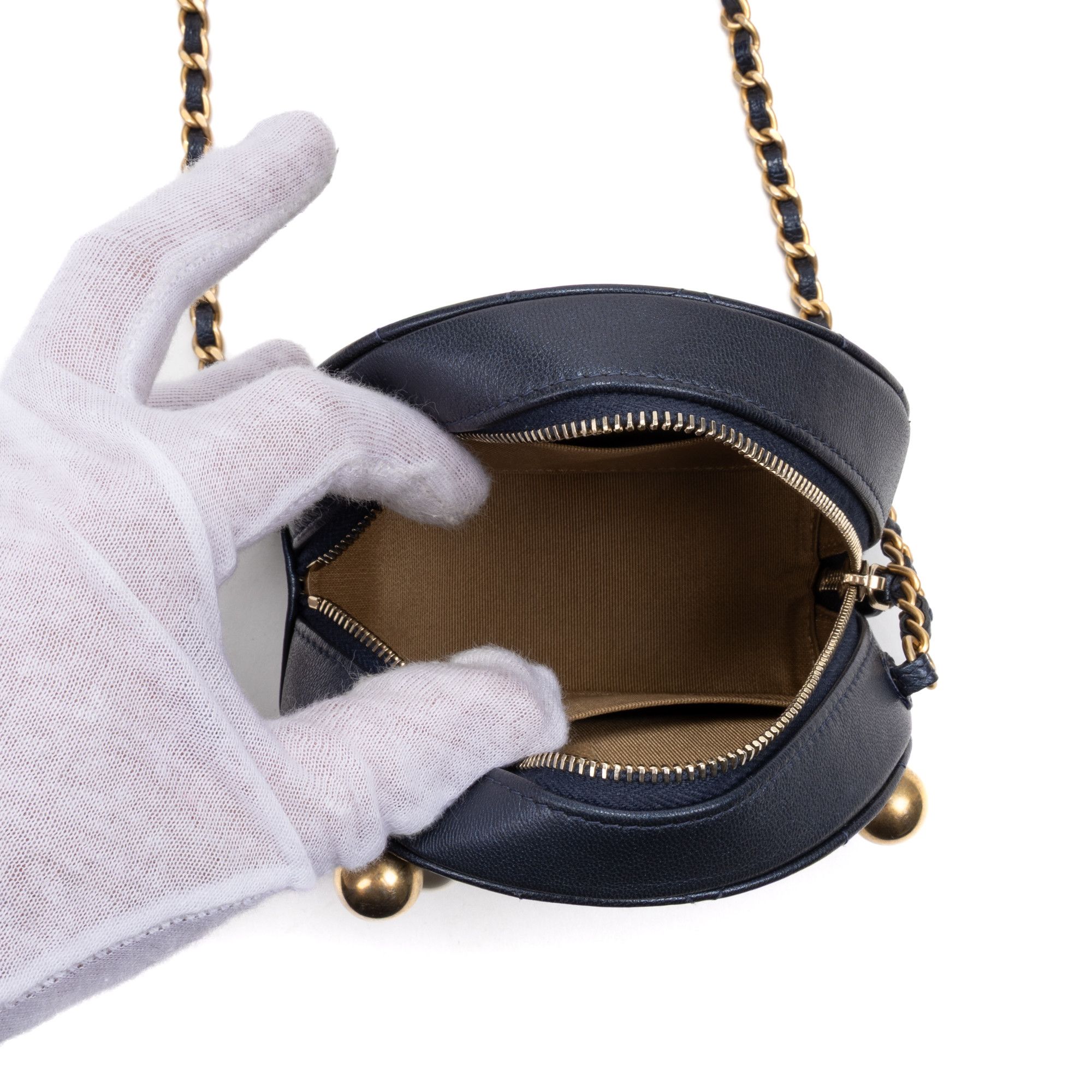 Chanel Chic Pearls Round Chain Clutch Mini Size ONE SIZE - 7 Thumbnail