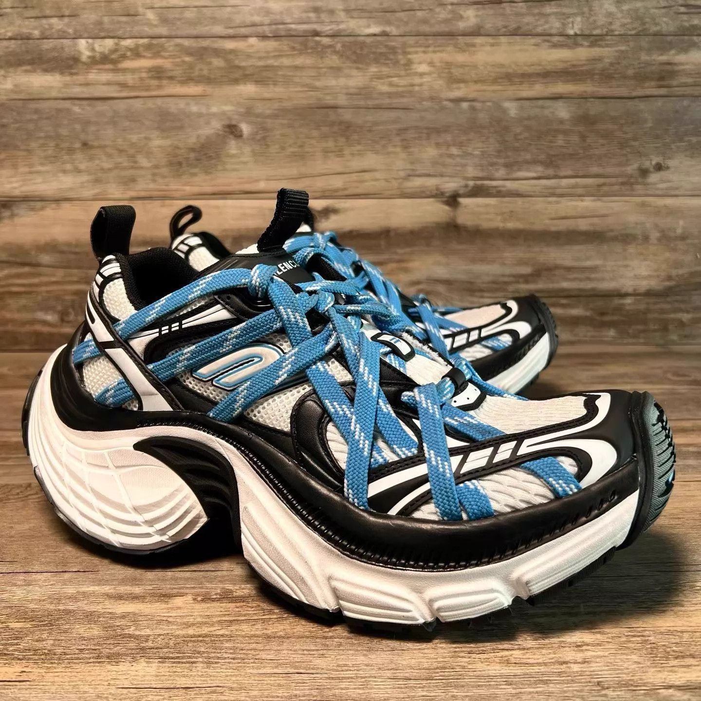 Balenciaga Blue Low-Top Lace-Up Thick Sole Sneakers Size 9 Size US 9 / EU 42 - 3 Thumbnail