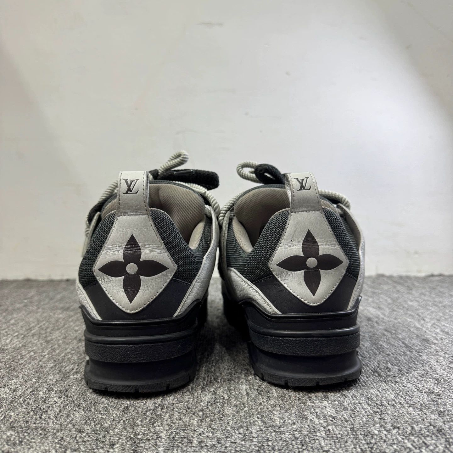 Louis Vuitton Multi-Color Low-Top Sneakers Size 7.5 Size US 7.5 / EU 40-41 - 3 Thumbnail