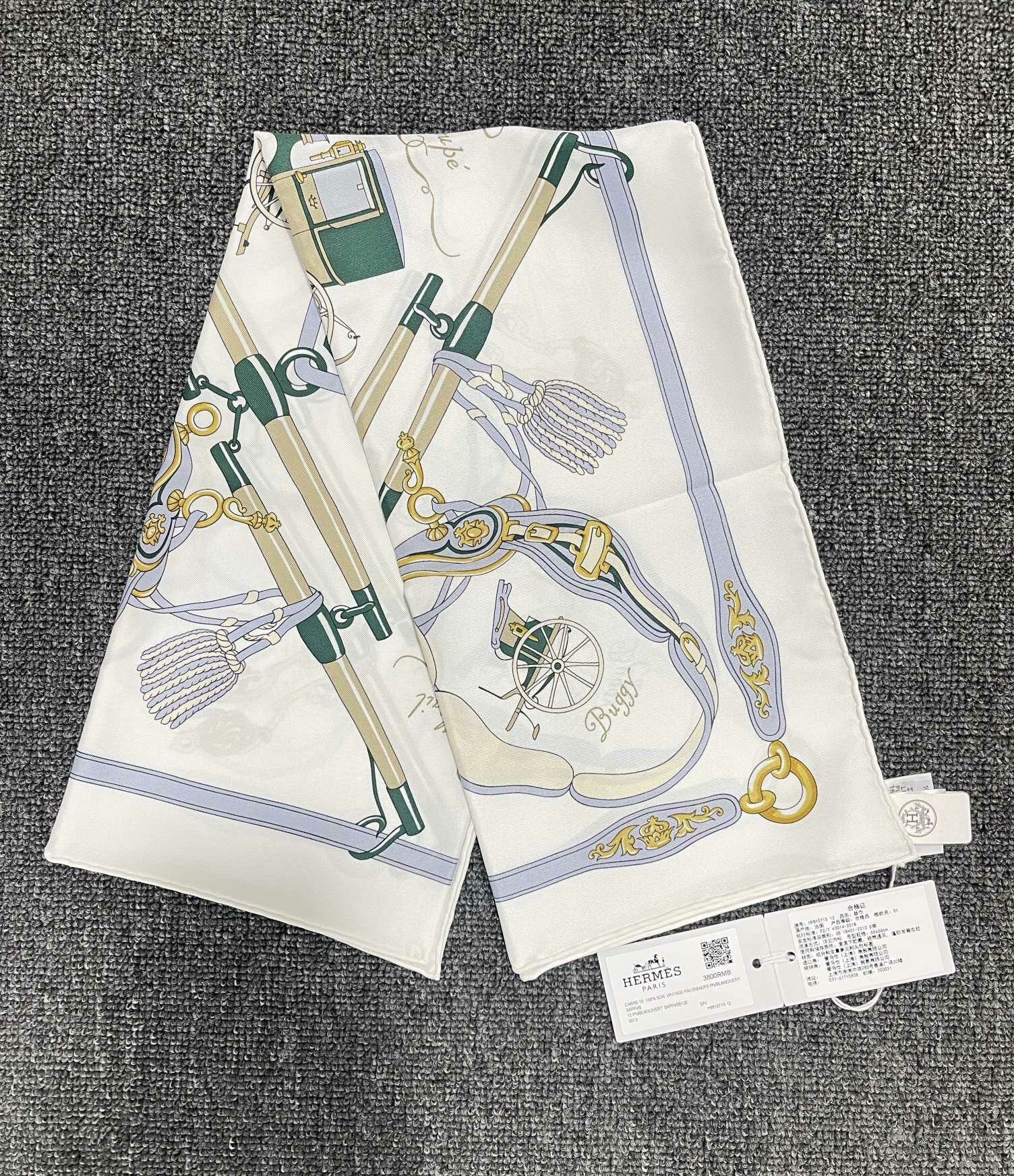 HERMES Horse Carriage Pattern Scarf