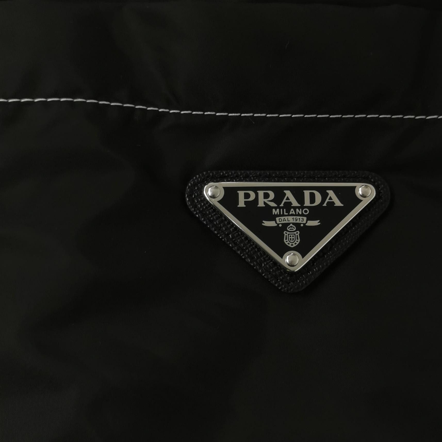 Prada Prada Triangle Logo Shorts XS Size 24" / US 00 / IT 34 - 5 Thumbnail