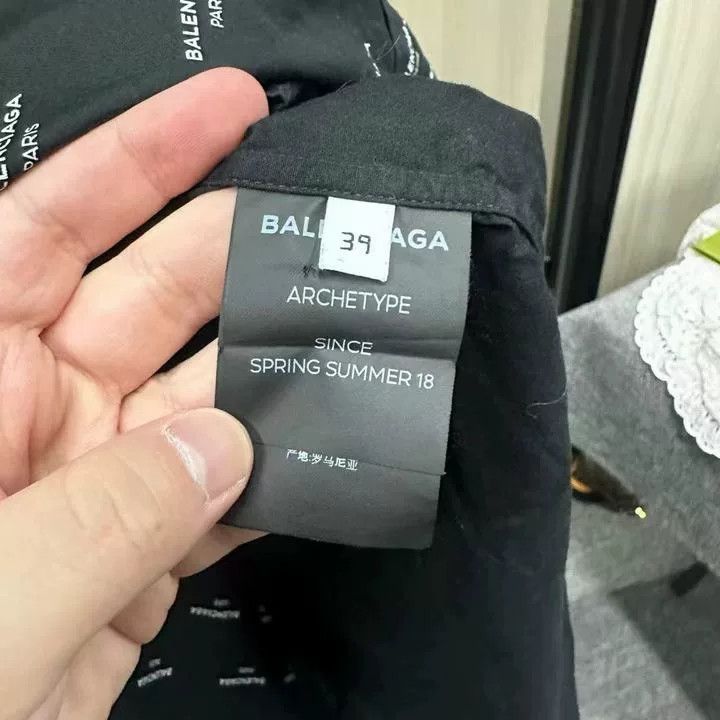 Balenciaga Balenciaga All-Over Print Shirt Size 39 Size US XXS / EU 40 - 4 Thumbnail