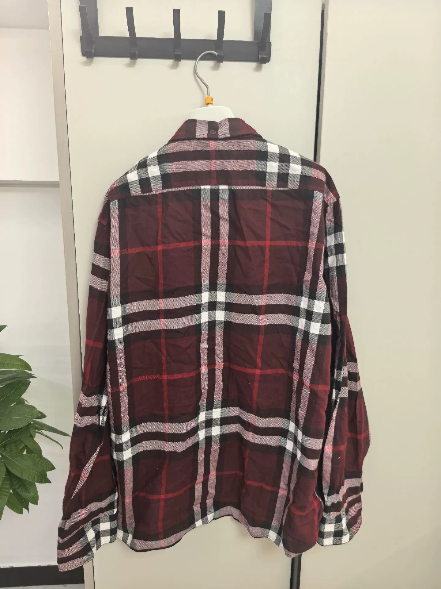 Burberry Burberry Men's Red Check Long-Sleeve Shirt Size US M / EU 48-50 / 2 - 2 Thumbnail