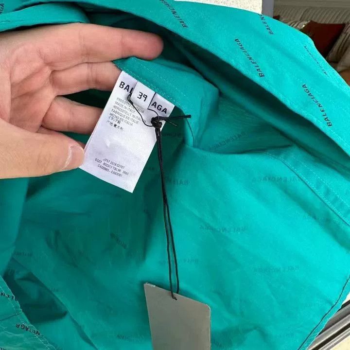 Balenciaga Balenciaga Lake Green All-Logo Shirt Size US S / EU 44-46 / 1 - 3 Thumbnail