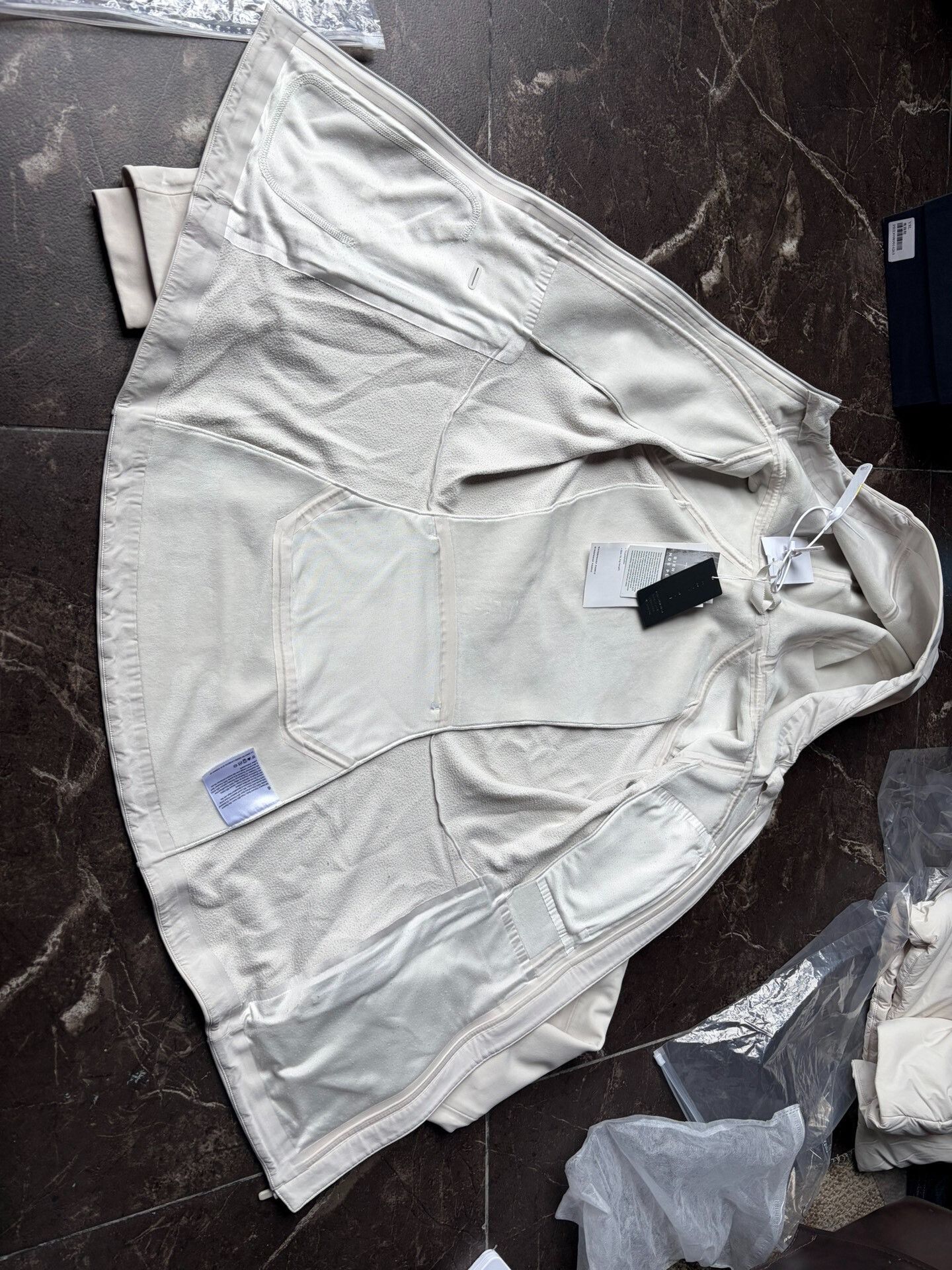 Lululemon lululemon Crosschill Bone White Size M / US 6-8 / IT 42-44 - 2 Thumbnail