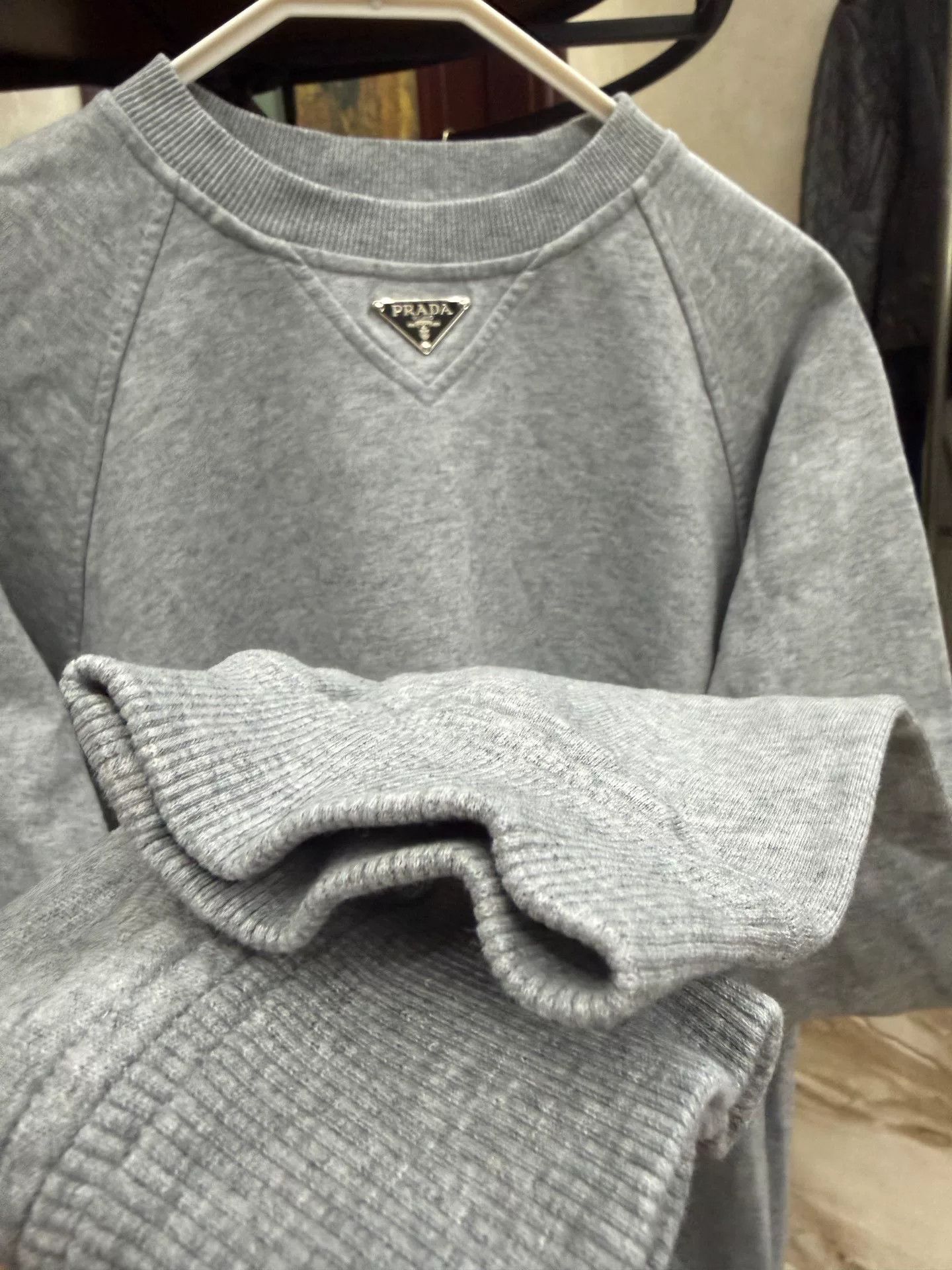 Prada PRADA Logo Crewneck Long-Sleeve Sweatshirt Size US M / EU 48-50 / 2 - 3 Thumbnail