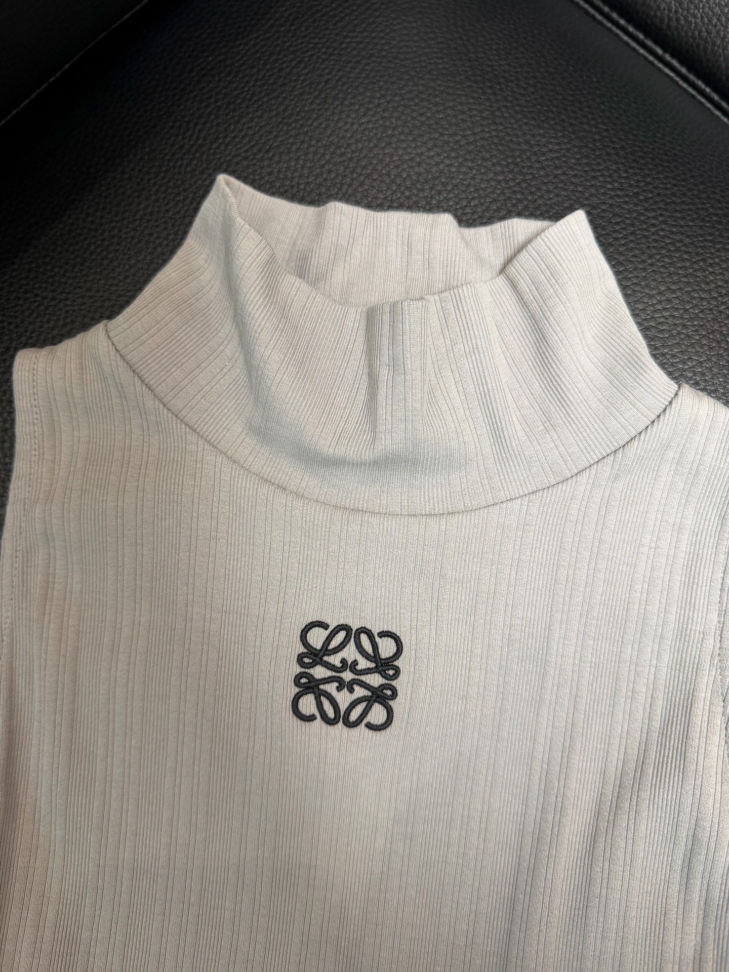 Loewe LOEWE SS24 Gray Logo Embroidered High Neck Tank Size M / US 6-8 / IT 42-44 - 2 Thumbnail