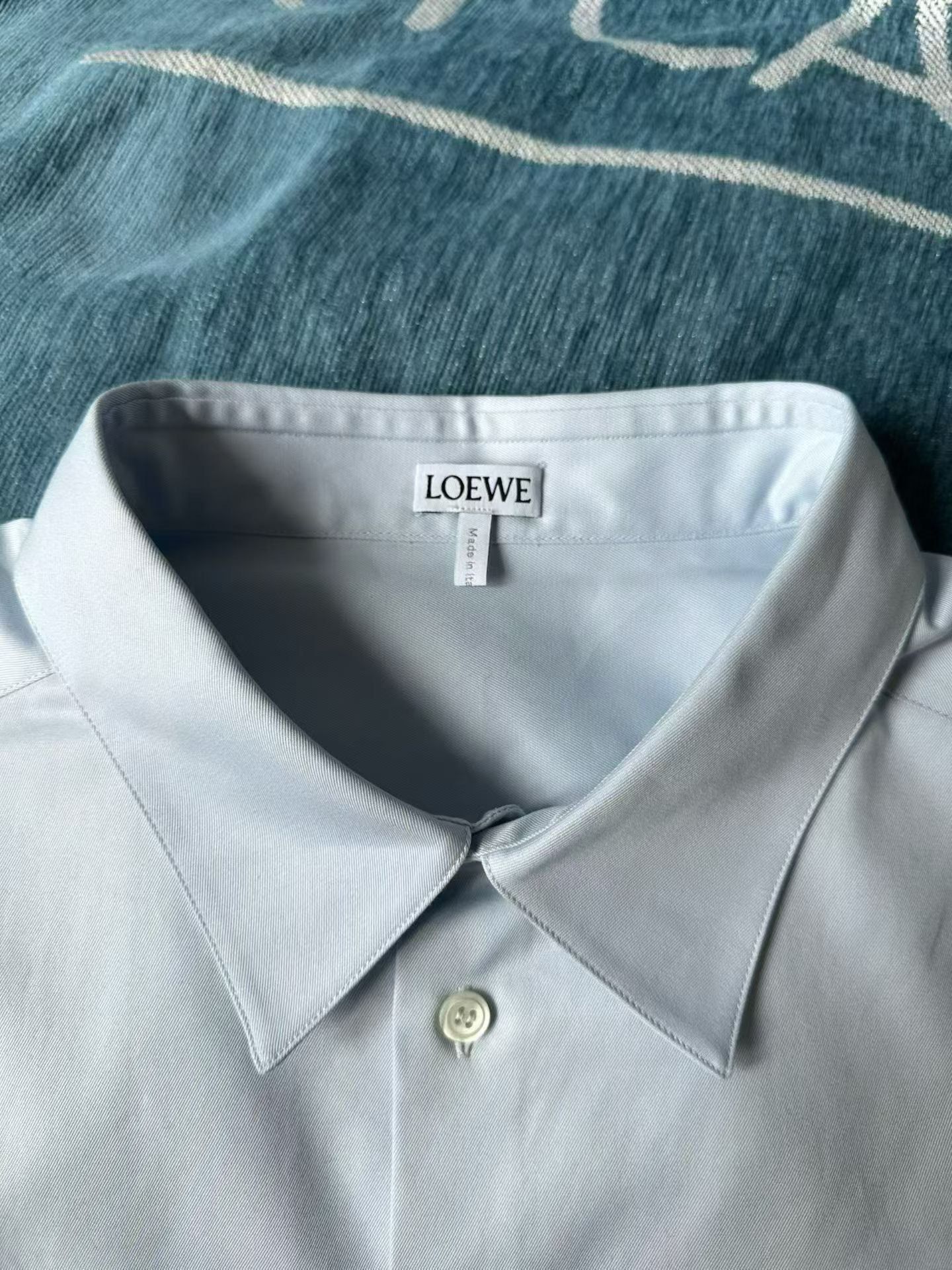 Loewe Loewe Embossed Logo Shirt Size US M / EU 48-50 / 2 - 3 Thumbnail
