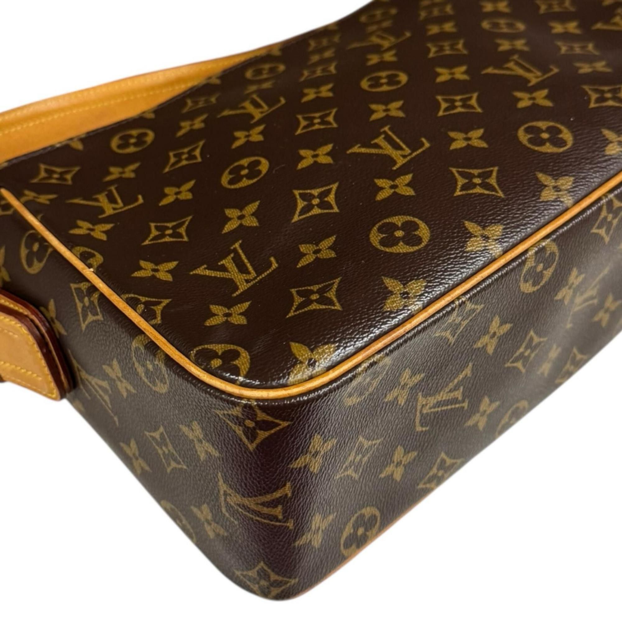 Louis Vuitton Pre-owned Louis Vuitton Viva Cite GM Monogram Shoulder Bag in Canvas (M51163) Brown. Women's. Size ONE SIZE - 10 Thumbnail