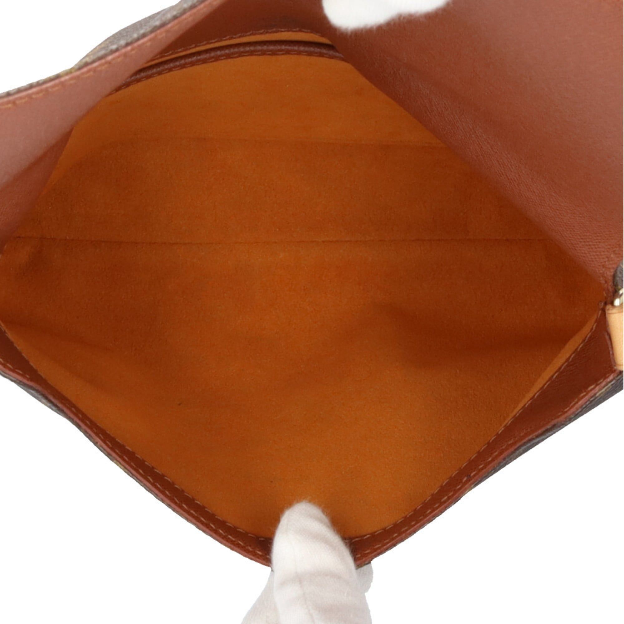 Louis Vuitton Pre-owned Louis Vuitton Musette Tango Short Monogram Shoulder Bag in Canvas (M51257) Brown. Women's. Size ONE SIZE - 8 Thumbnail