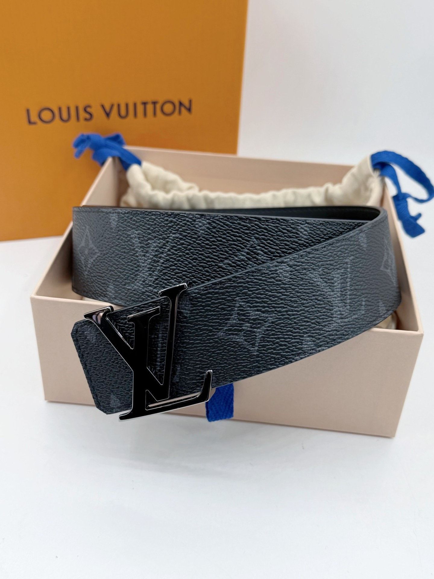 Louis Vuitton Louis Vuitton Men's Monogram IV Initiales Belt Size ONE SIZE - 4 Thumbnail