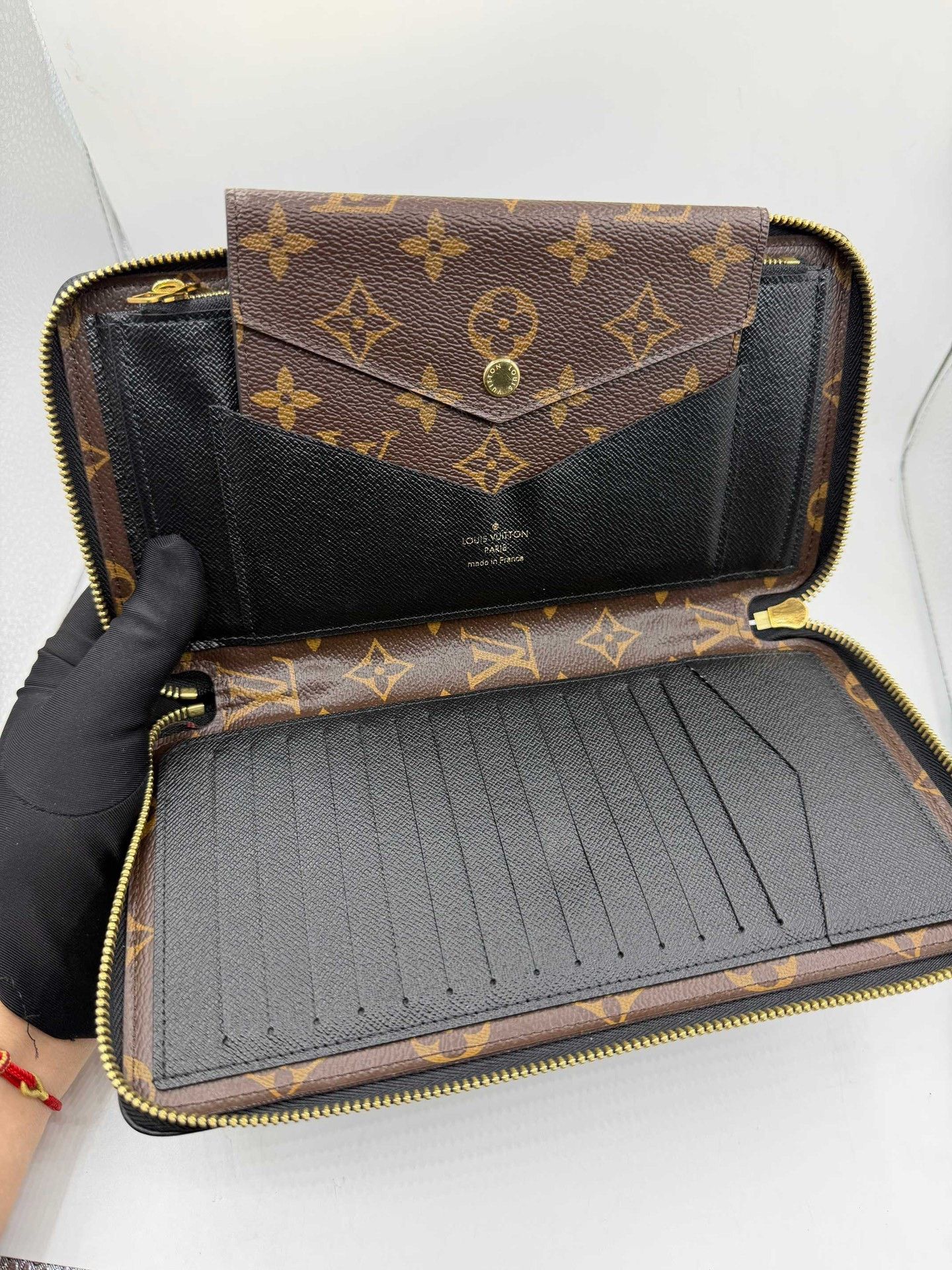 Louis Vuitton Louis Vuitton Long Wallet with Sub-pouch Size ONE SIZE - 4 Thumbnail
