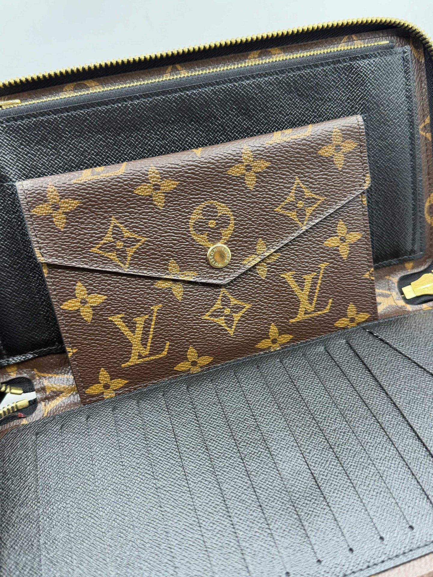 Louis Vuitton Louis Vuitton Long Wallet with Sub-pouch Size ONE SIZE - 3 Thumbnail