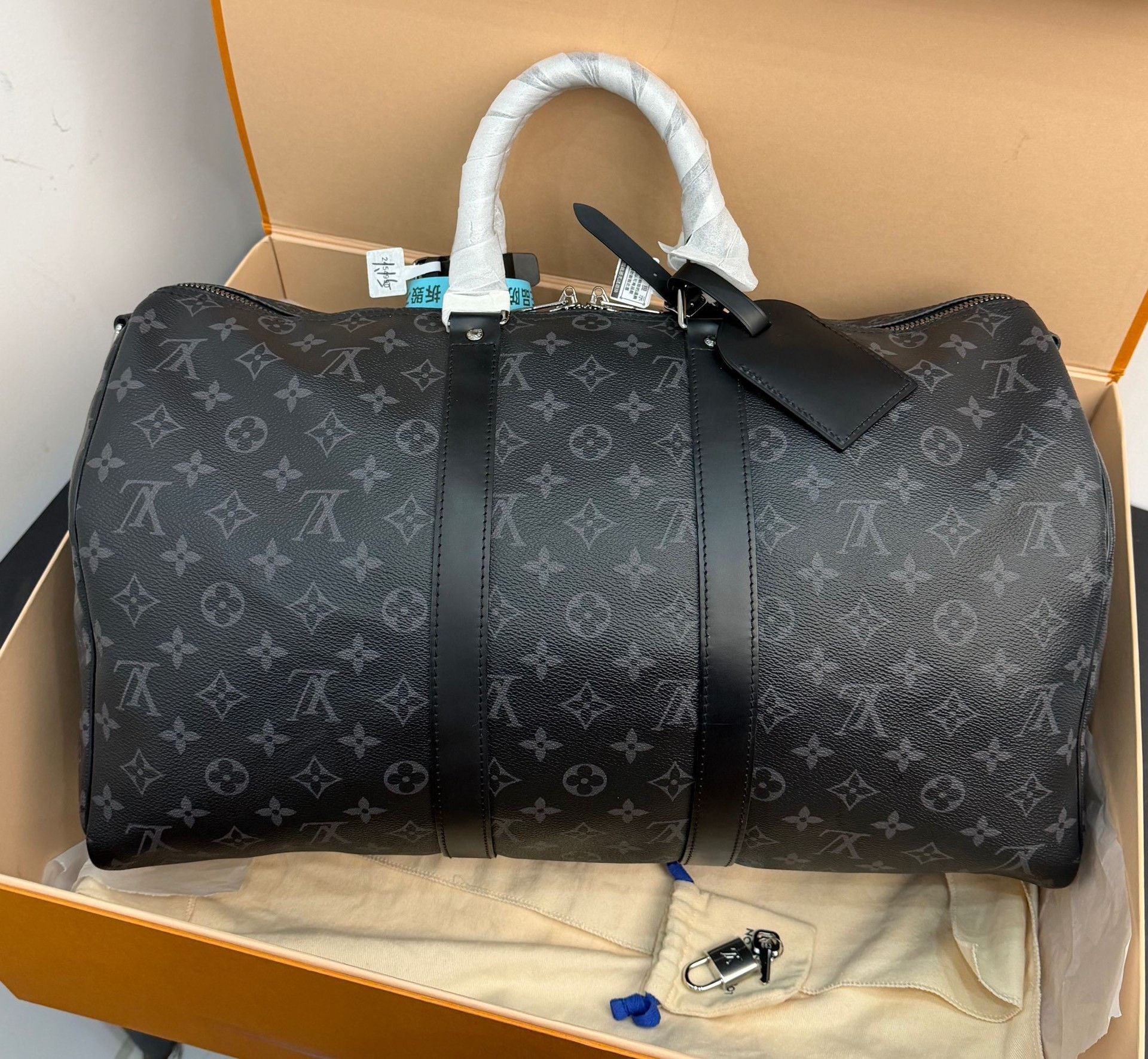 Louis Vuitton Louis Vuitton Keepall 45 Black Monogram Size ONE SIZE - 3 Thumbnail