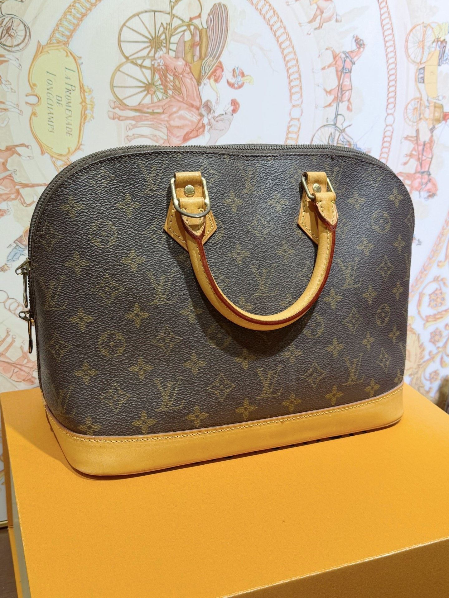 Louis Vuitton LV Alma Monogram Handbag Size ONE SIZE - 2 Thumbnail