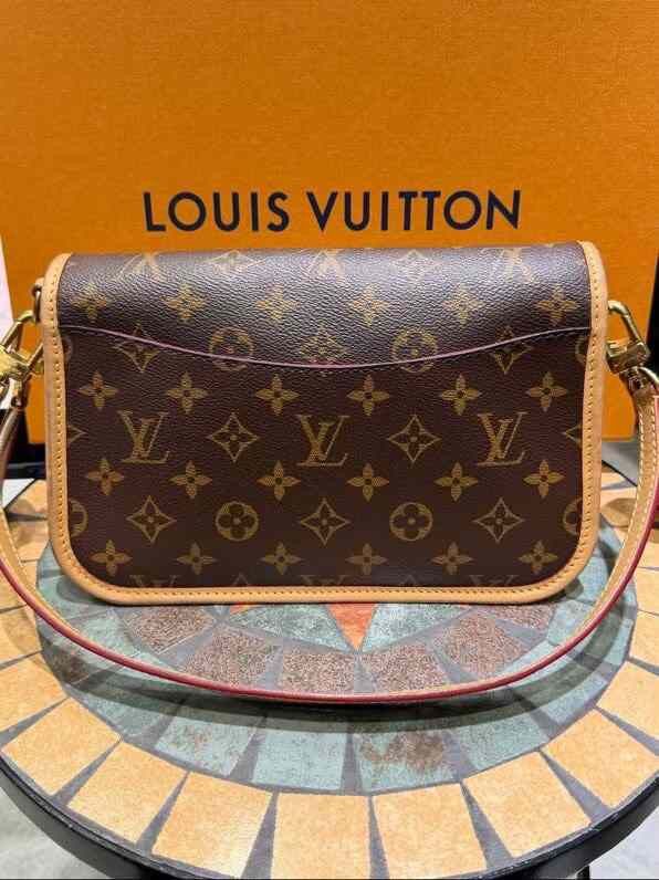 Louis Vuitton Louis Vuitton Diane Monogram Red Strap Baguette Size ONE SIZE - 2 Thumbnail