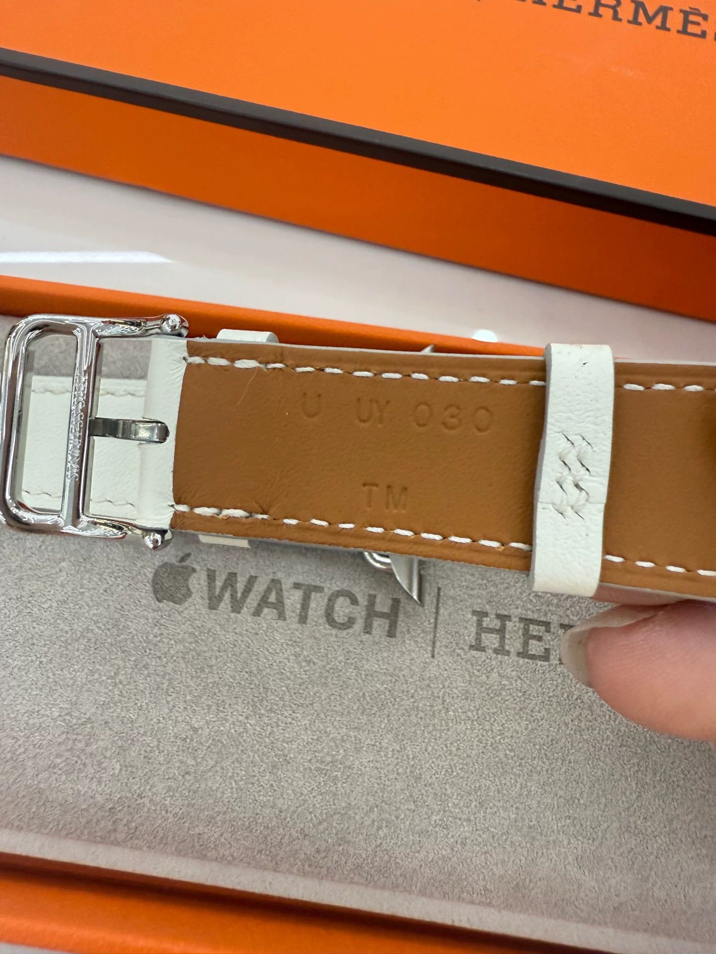 Hermes Apple Watch Hermès Leather Strap White Size ONE SIZE - 4 Thumbnail