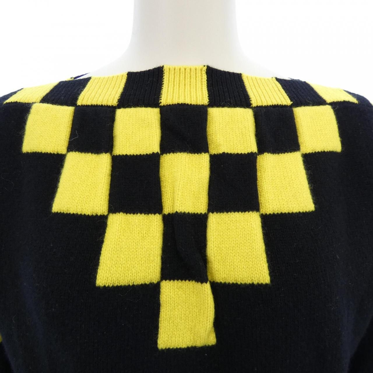 Louis Vuitton Louis Vuitton Louis Vuitton Cashmere Knit Textile Tops FHKL80RZB DUTY FREE for USA Size ONE SIZE - 5 Thumbnail