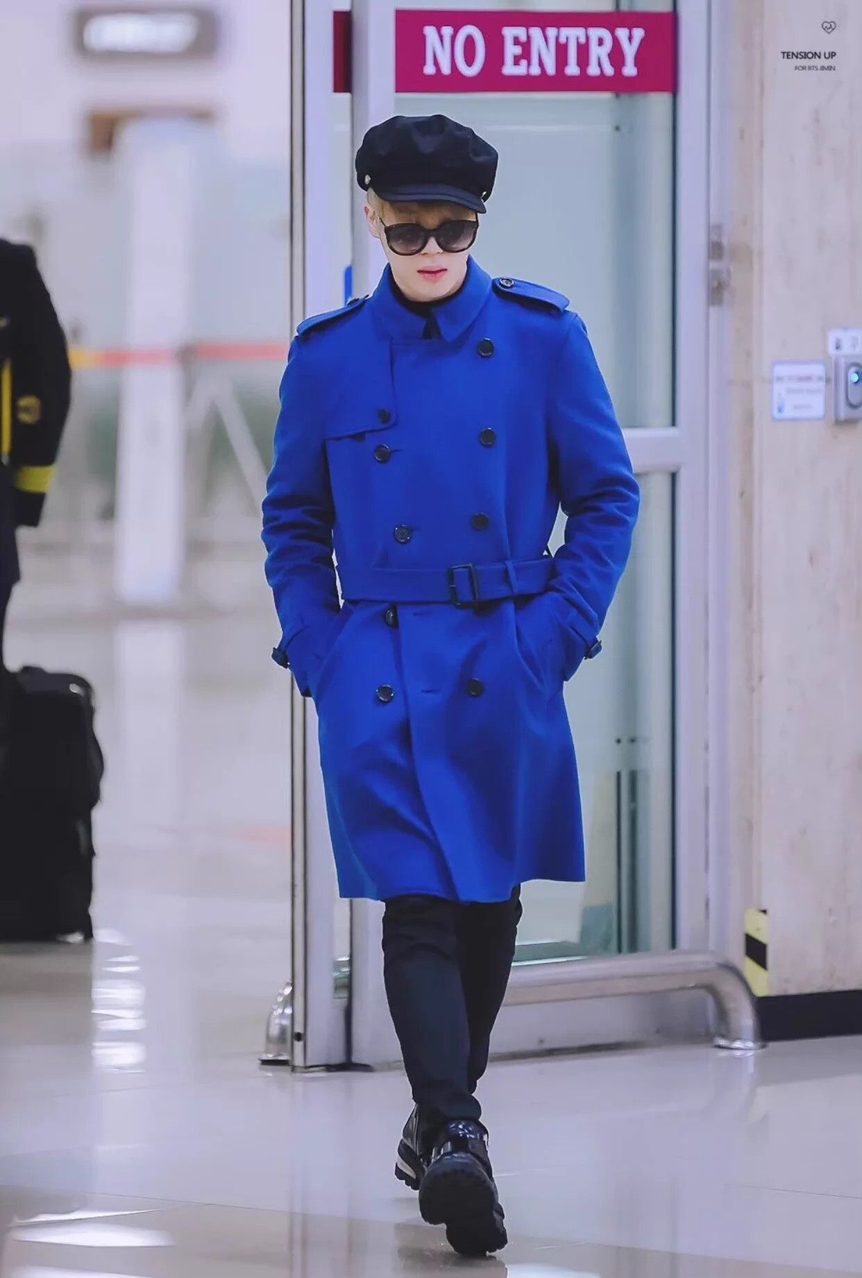 Burberry Blue Double-Breasted Belted Coat Size M Size US M / EU 48-50 / 2 - 2 Thumbnail