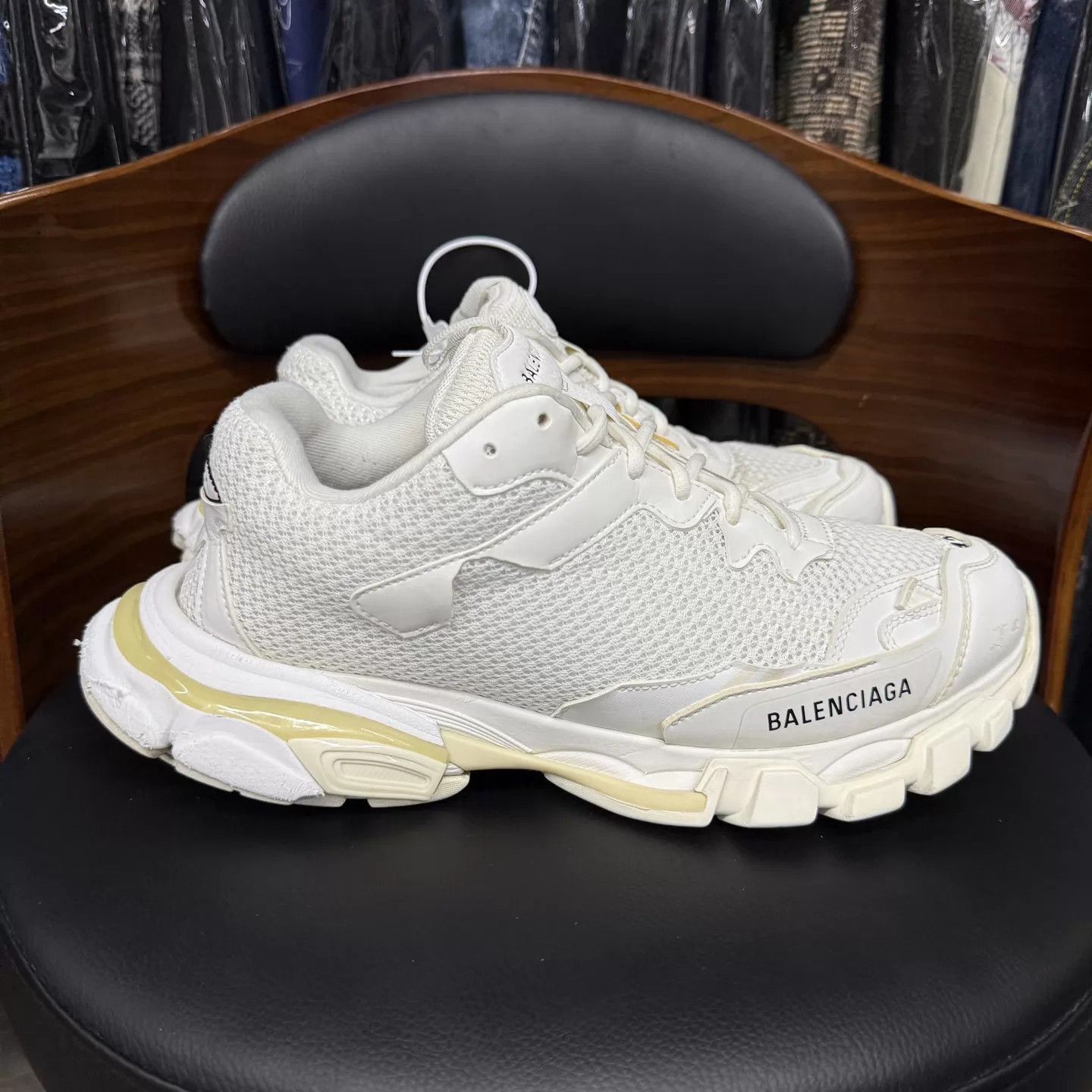 Balenciaga White Chunky Lowtop Sneakers Size 9 Size US 9 / EU 42 - 4 Thumbnail