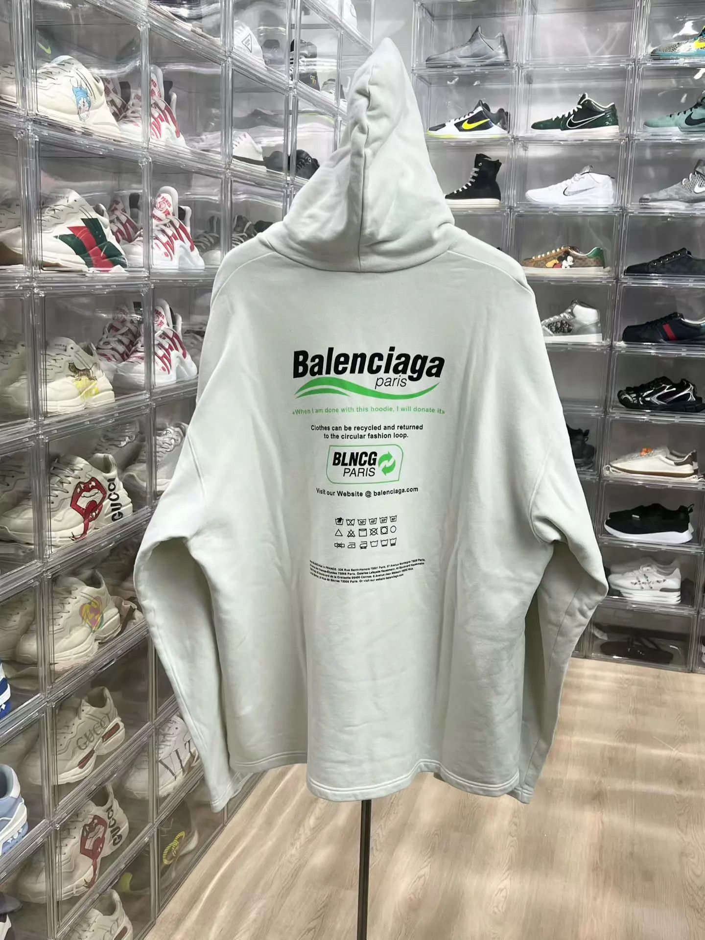 Balenciaga White Oversized Graphic Hoodie Size US S / EU 44-46 / 1 - 5 Thumbnail