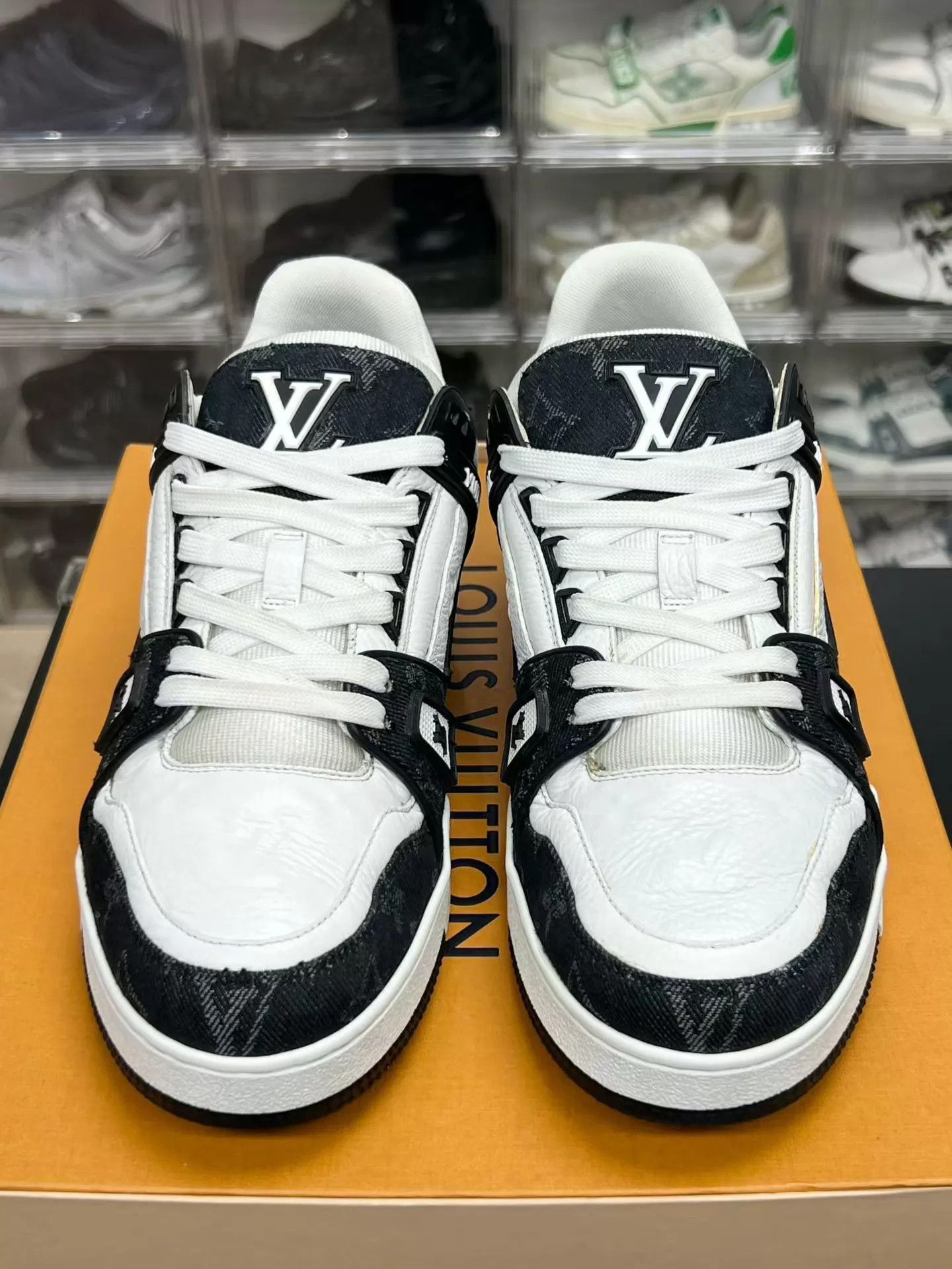 Louis Vuitton Multi Color Low-Top Sneakers Size 8 Size US 8 / EU 41 - 2 Thumbnail