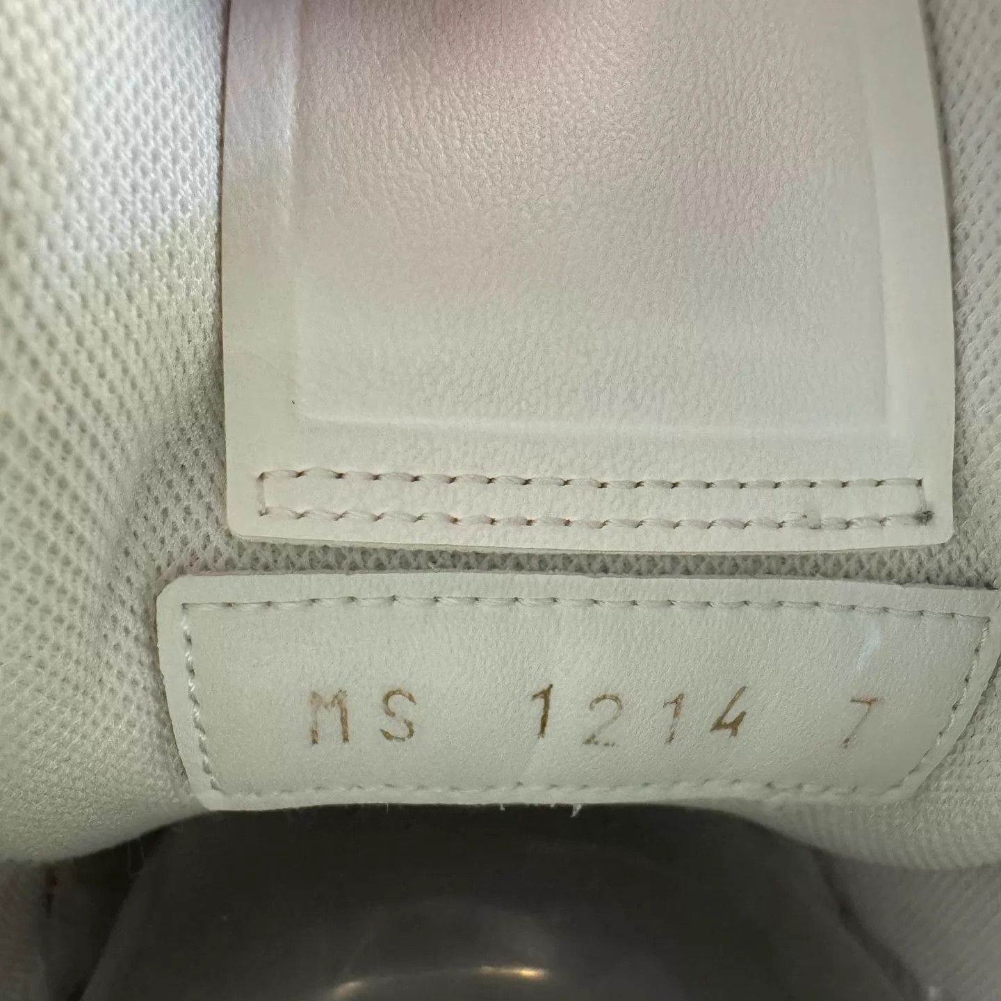 Louis Vuitton White Low-Top Sneakers with Green Accents Size US 8 / EU 41 - 5 Thumbnail