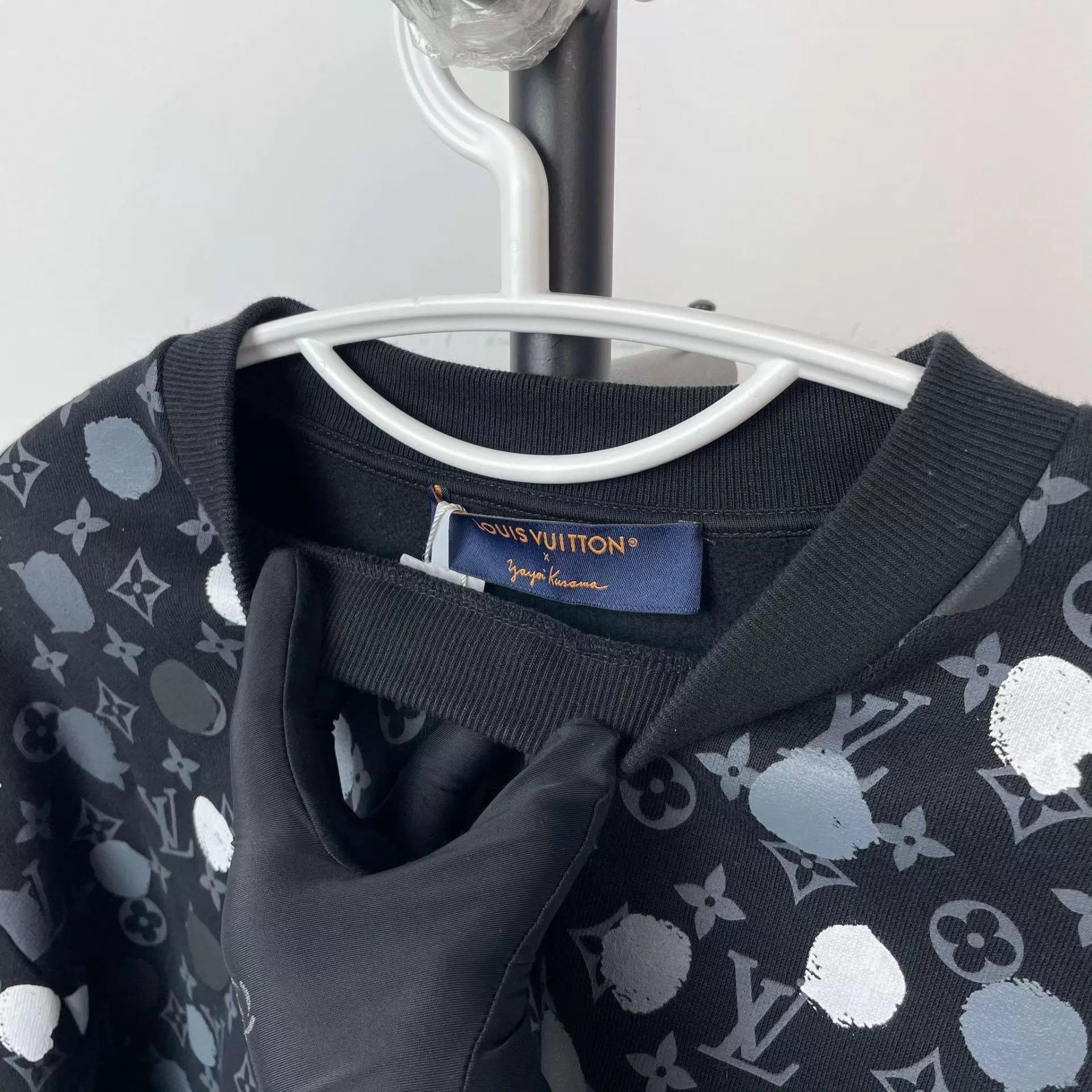 Louis Vuitton Black Patterned Long Sleeve Sweatshirt Size US M / EU 48-50 / 2 - 7 Thumbnail