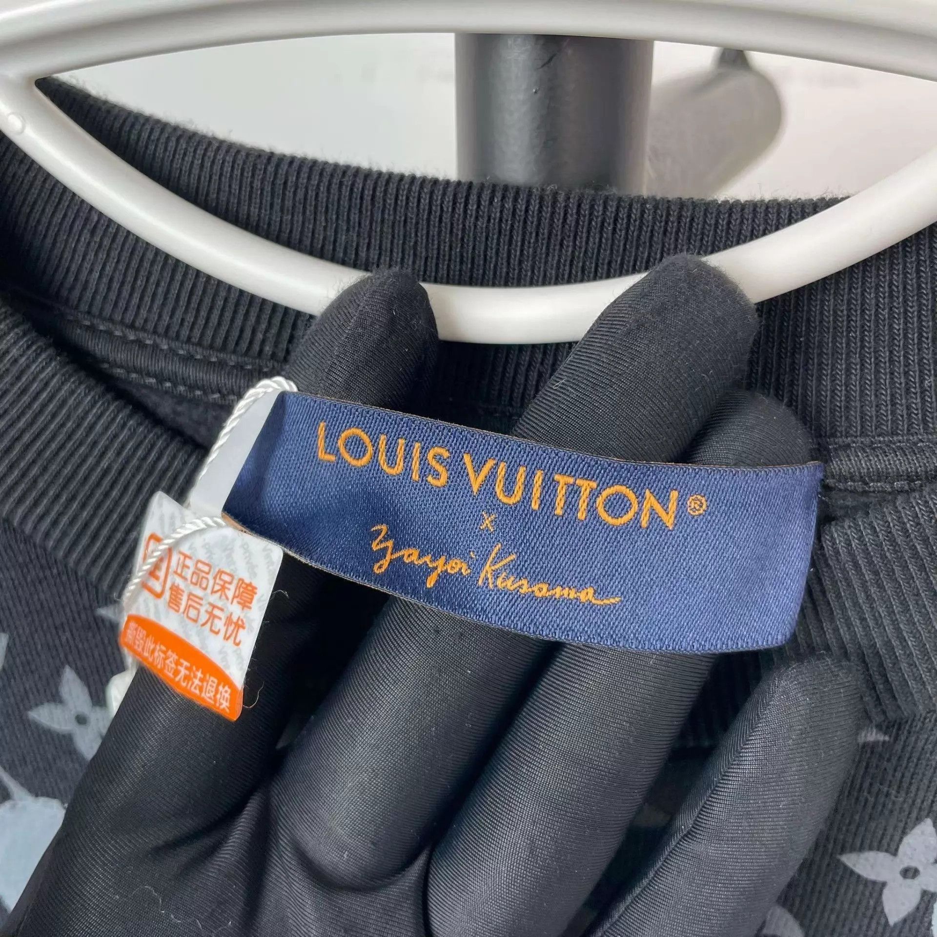 Louis Vuitton Black Patterned Long Sleeve Sweatshirt Size US M / EU 48-50 / 2 - 5 Thumbnail