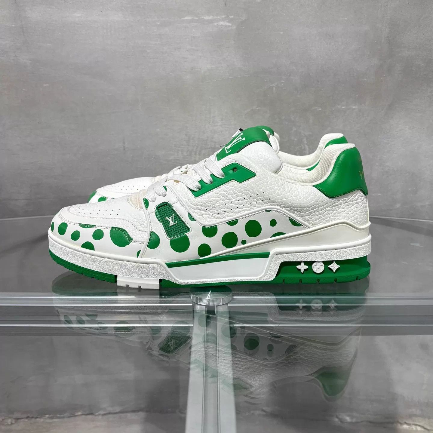 Louis Vuitton Green Polka Dot Low-Top Sneakers Size 10.5 Size US 10.5 / EU 43-44 - 3 Thumbnail