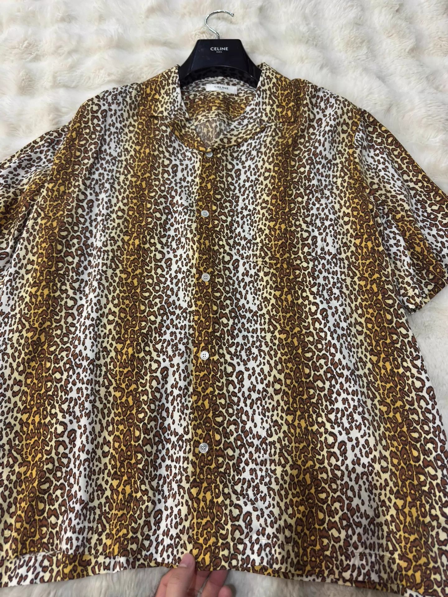 Celine Leopard Print Short Sleeve Button-Up Shirt Size US M / EU 48-50 / 2 - 4 Thumbnail