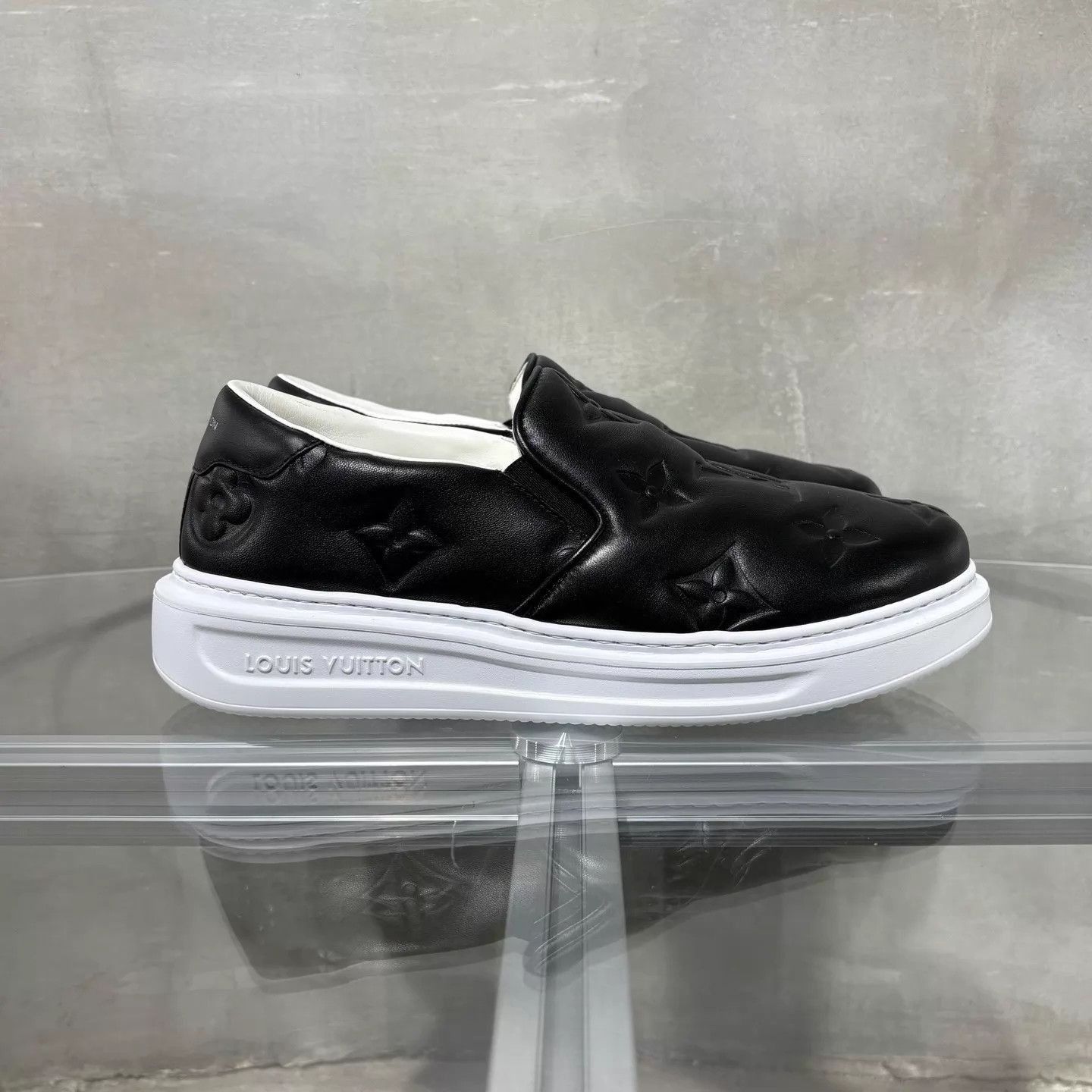 Louis Vuitton Black Embossed Slip-On Shoes Size 8.5 Size US 8.5 / EU 41-42 - 4 Thumbnail
