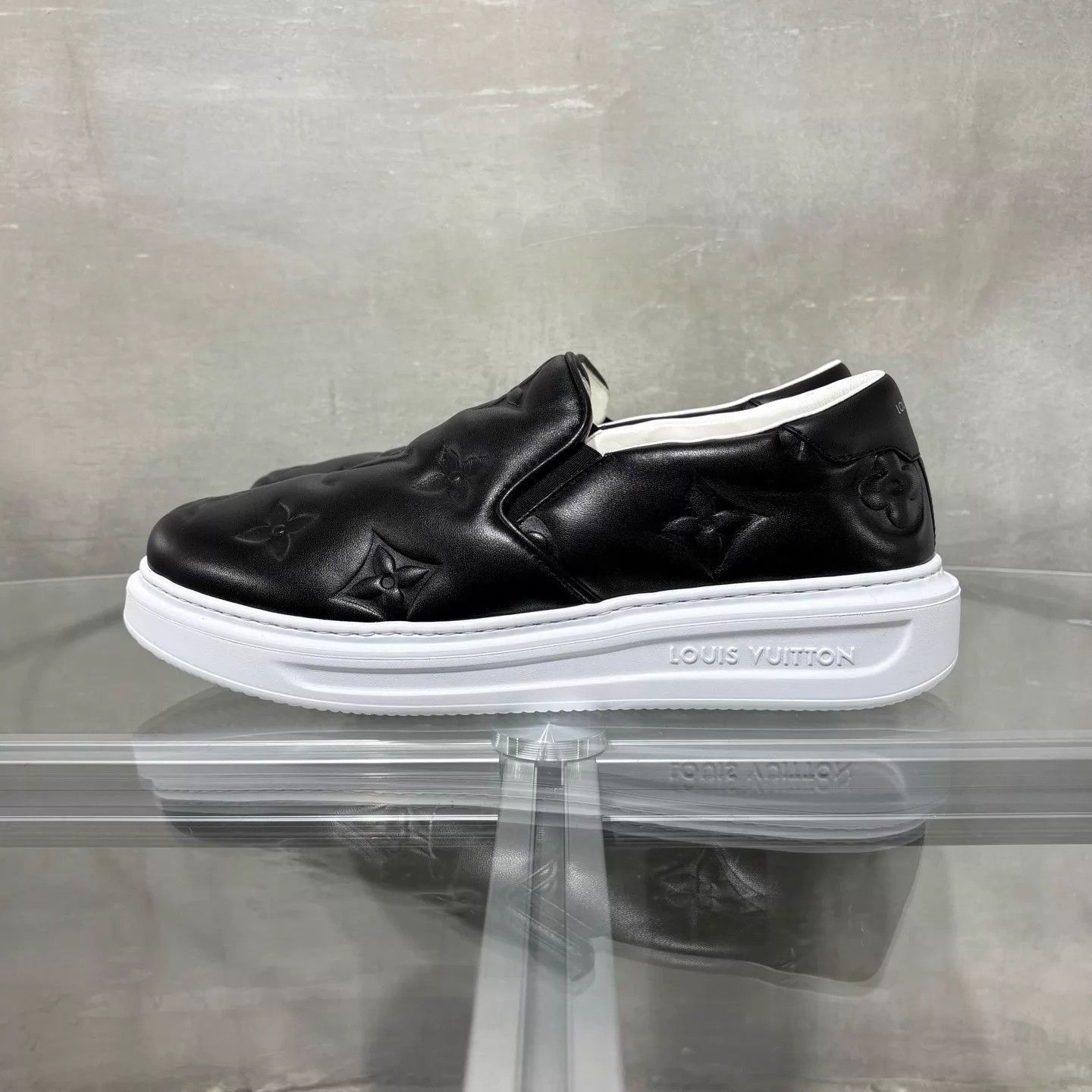 Louis Vuitton Black Embossed Slip-On Shoes Size 8.5 Size US 8.5 / EU 41-42 - 3 Thumbnail
