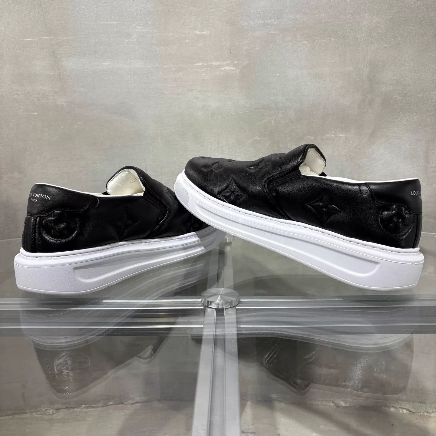 Louis Vuitton Black Embossed Slip-On Shoes Size 8.5 Size US 8.5 / EU 41-42 - 5 Thumbnail