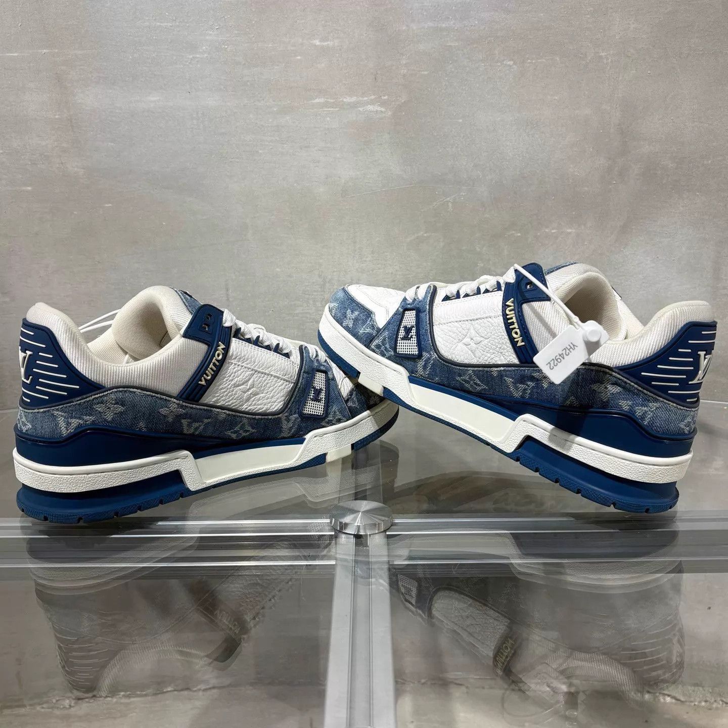 Louis Vuitton Blue Low-Top Sneakers Size 8.5 Size US 8.5 / EU 41-42 - 5 Thumbnail