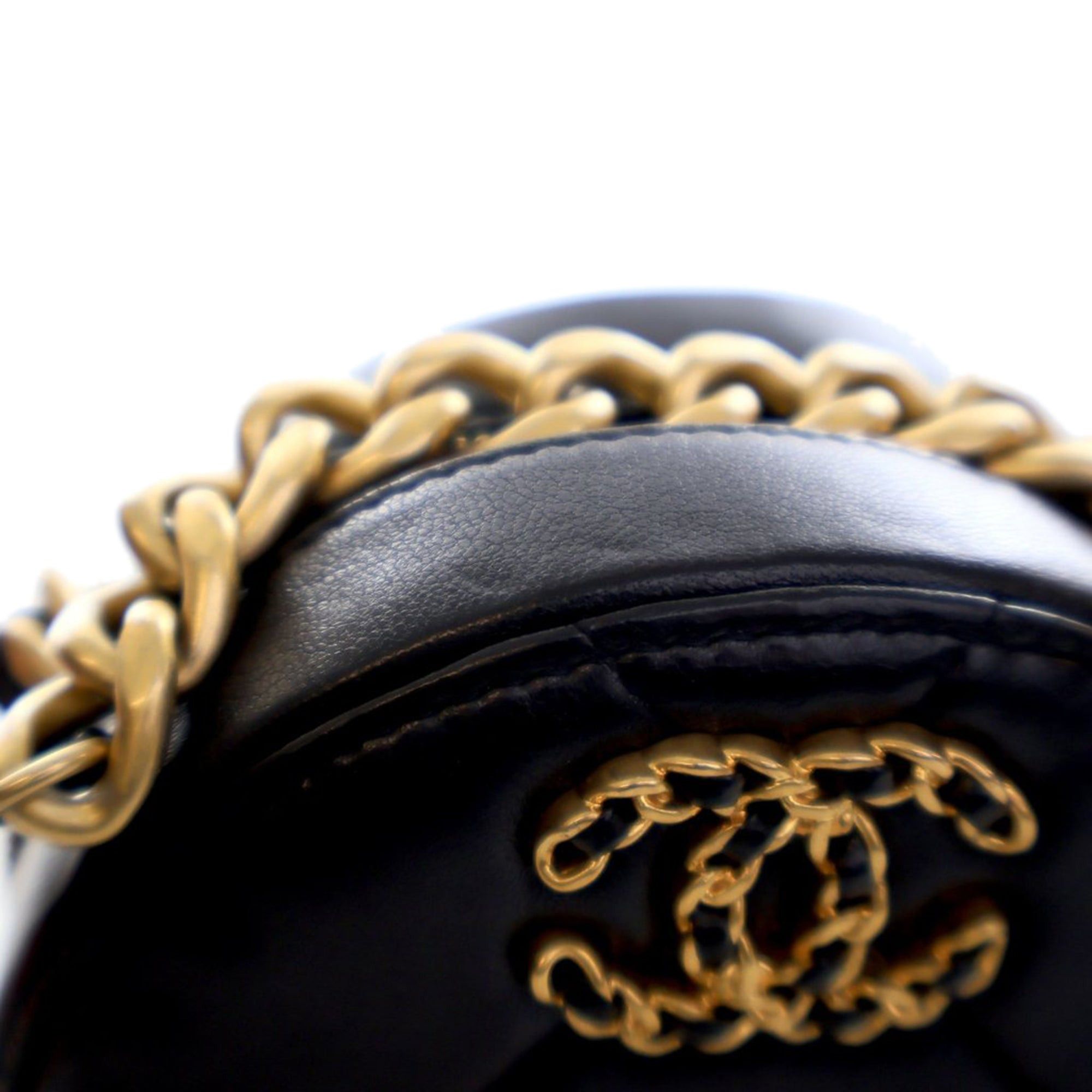Chanel Lambskin 19 Round Clutch with Chain Size ONE SIZE - 11 Thumbnail